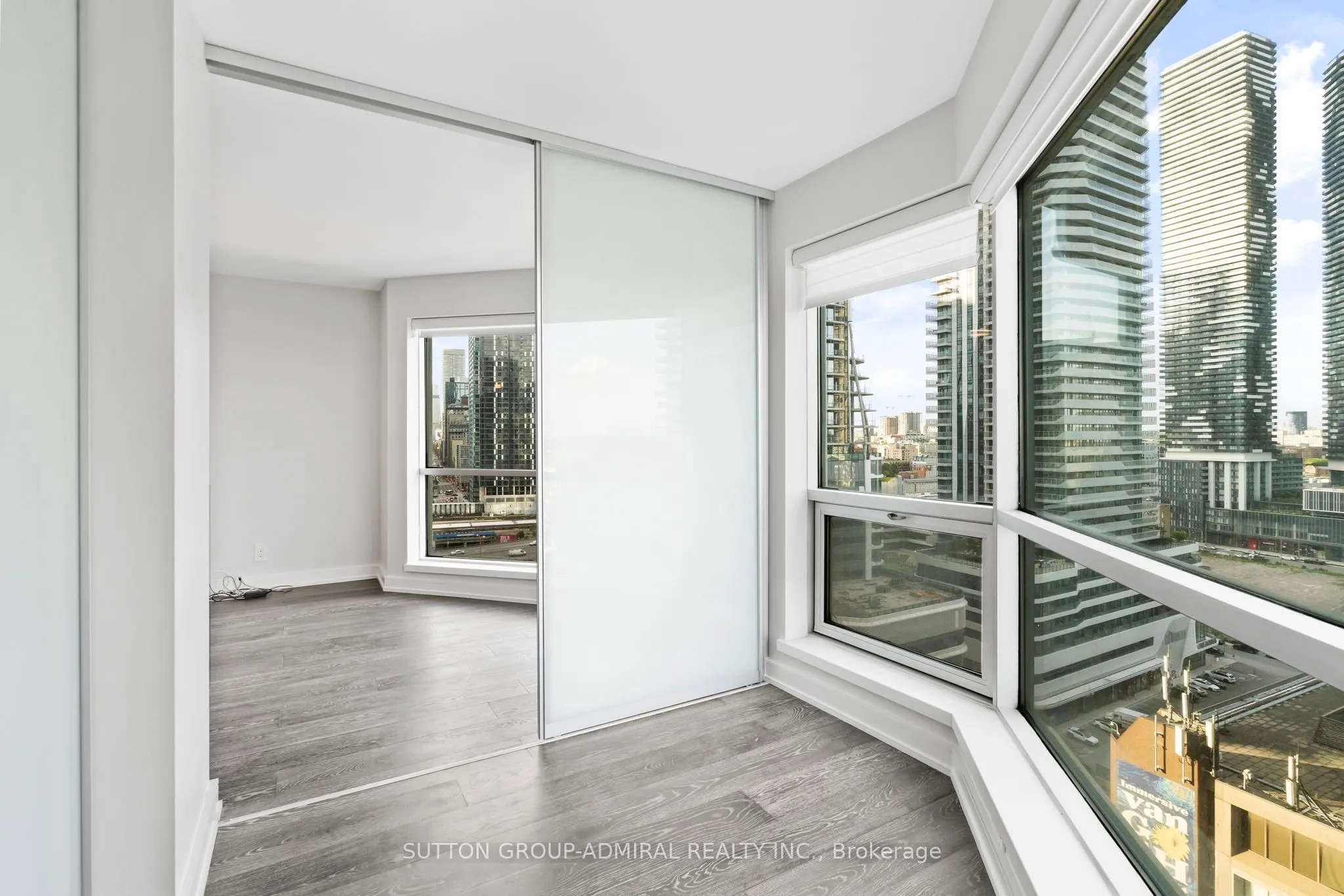 10 Yonge Street, #1910