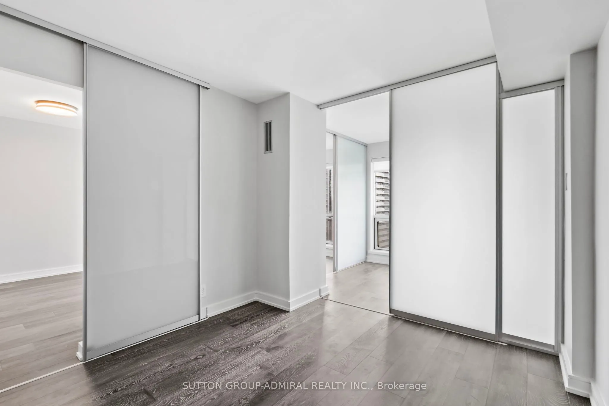 10 Yonge Street, #1910
