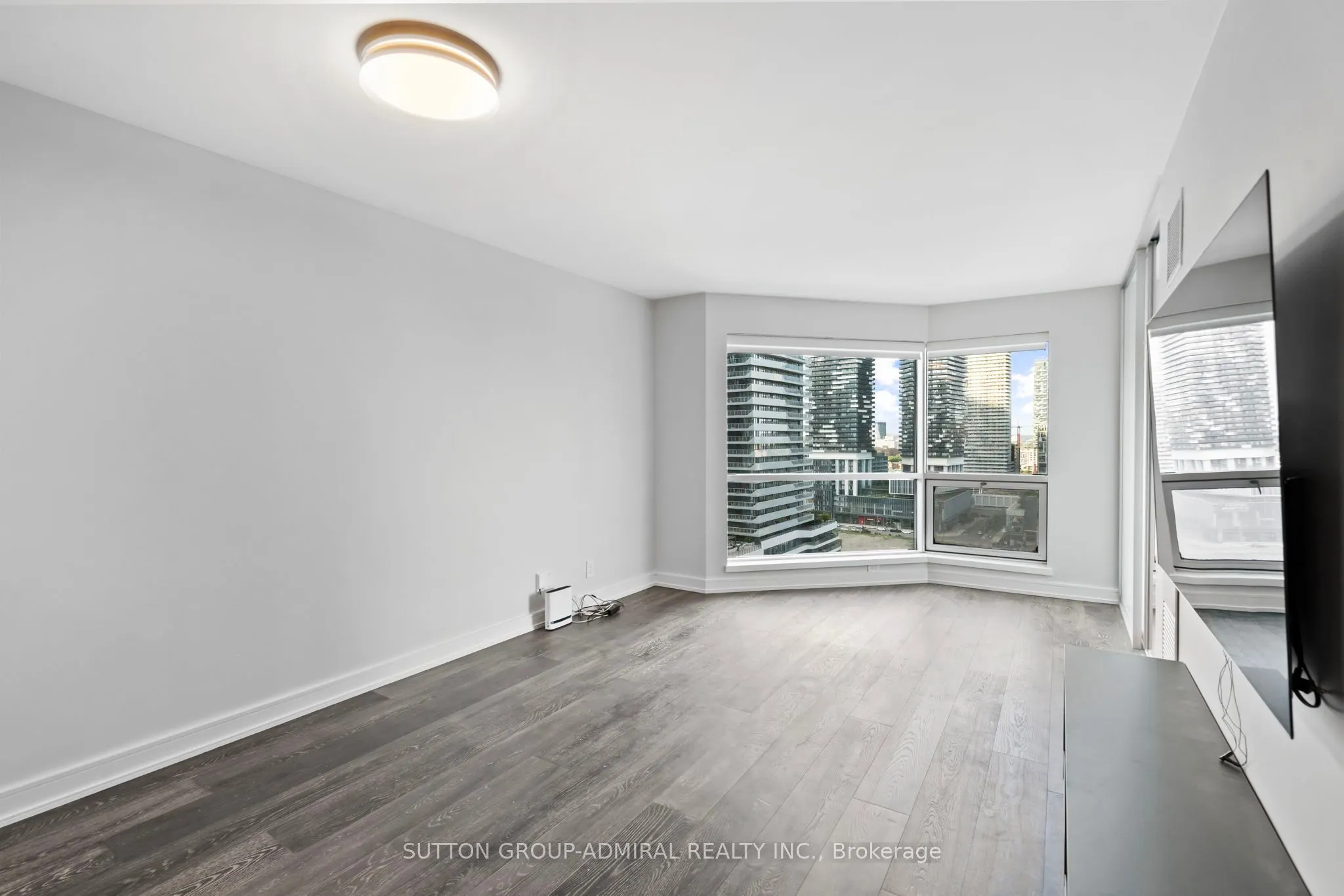 10 Yonge Street, #1910