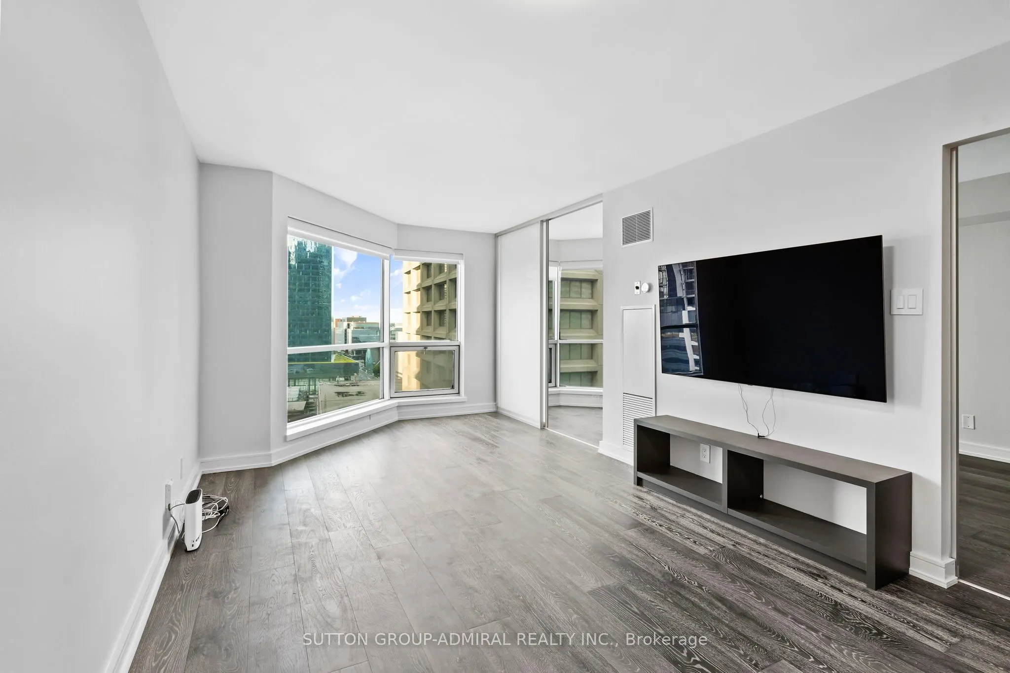 10 Yonge Street, #1910