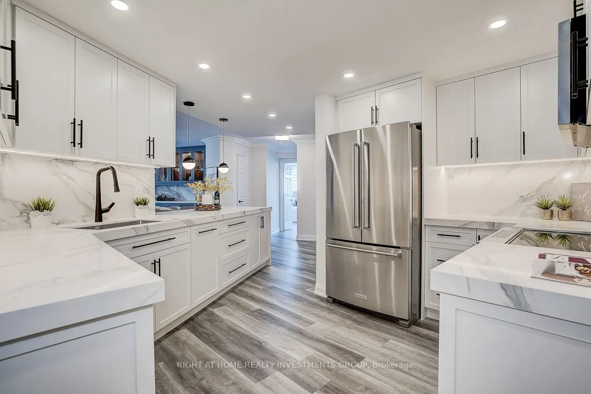 15 McMurrich Street, #1202