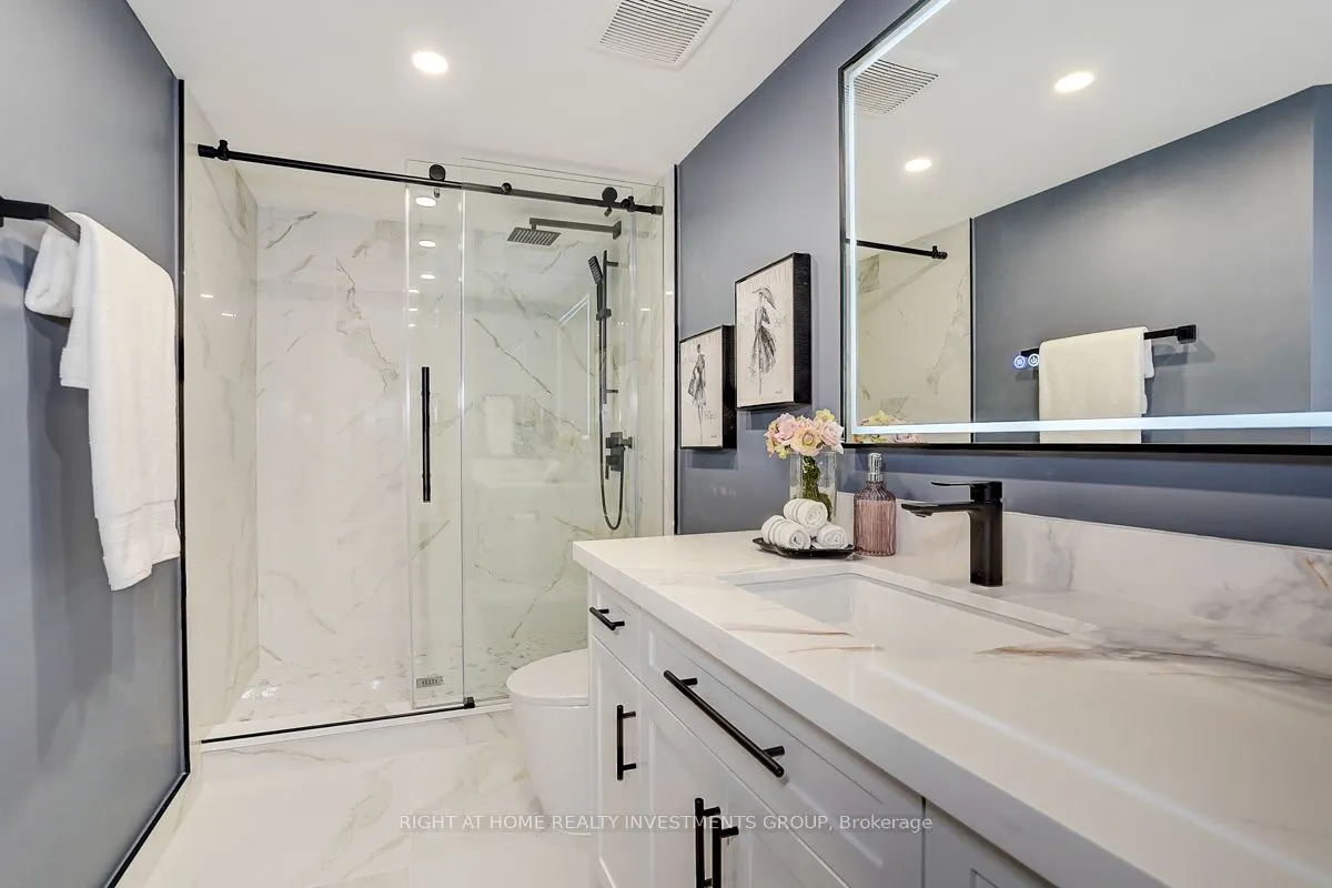 15 McMurrich Street, #1202