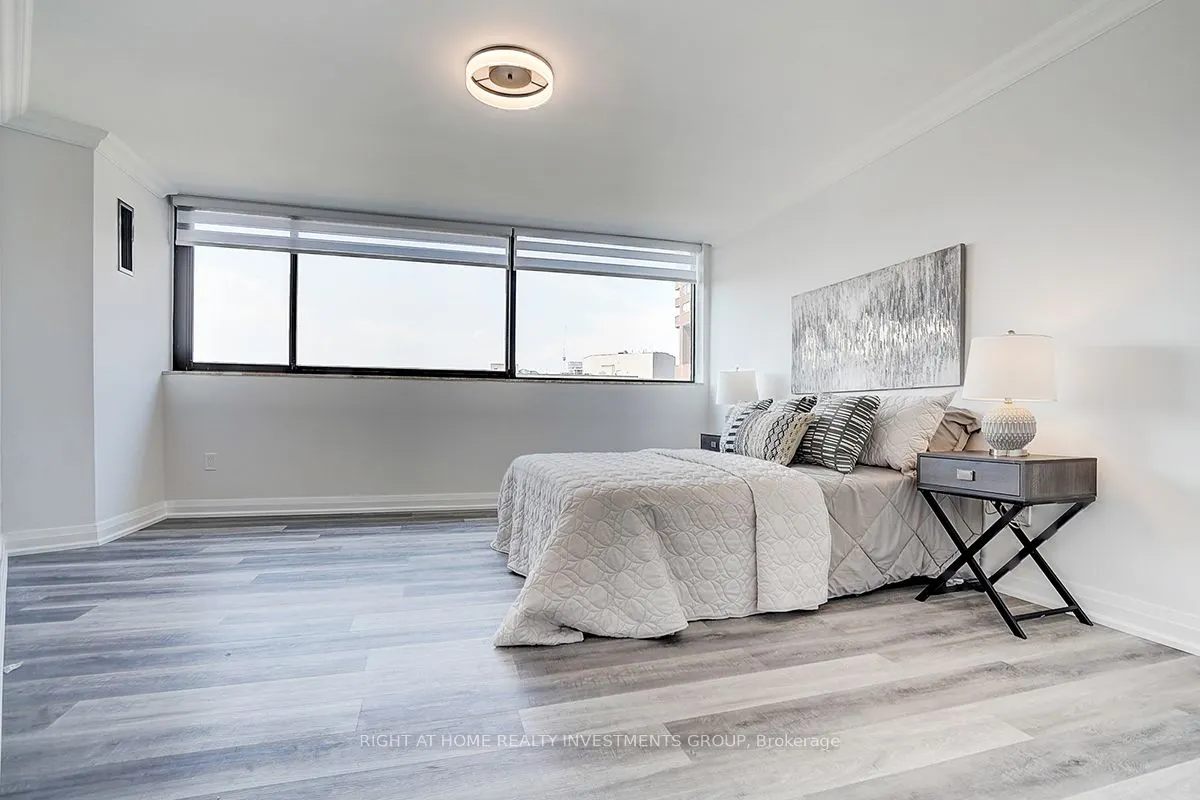 15 McMurrich Street, #1202