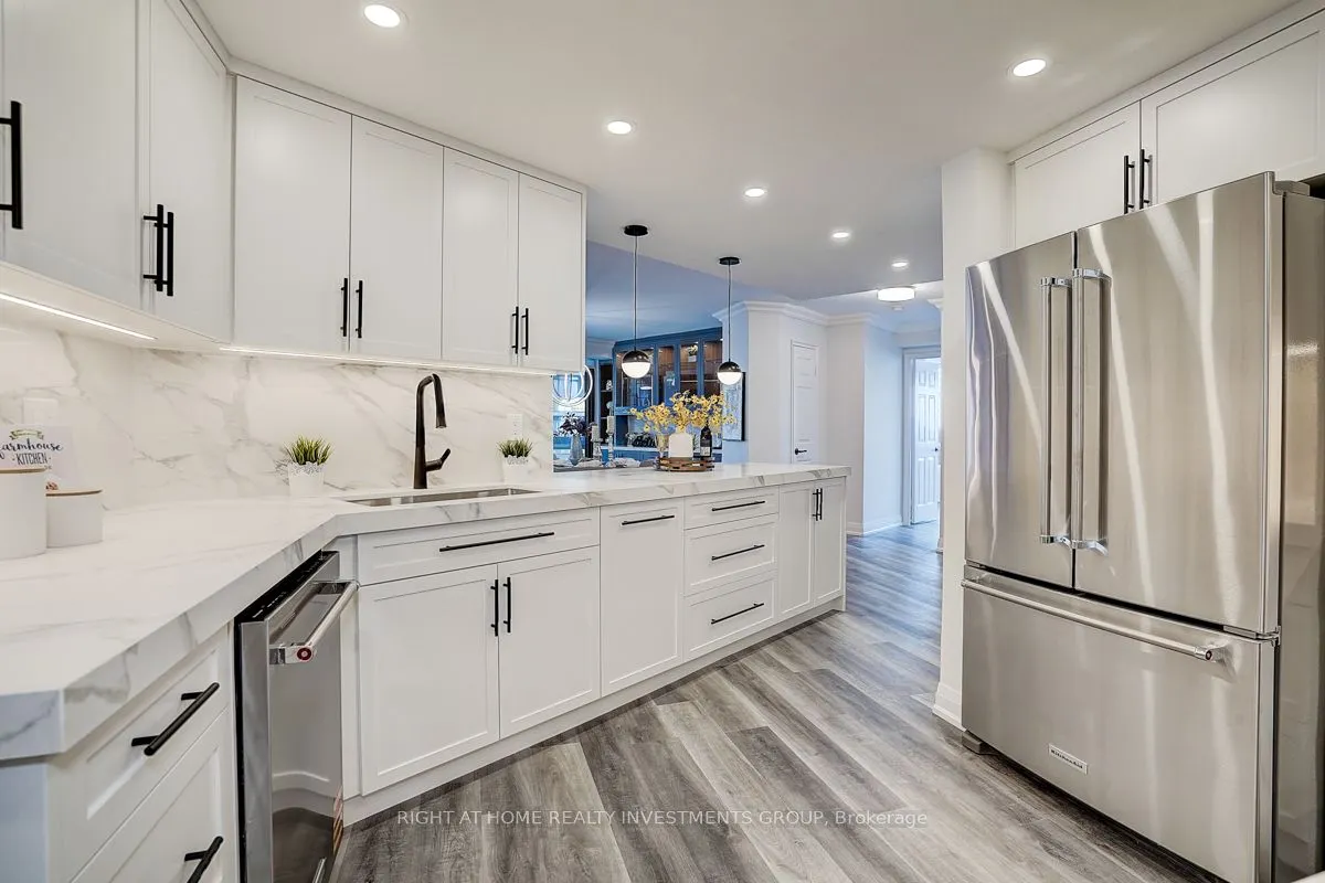 15 McMurrich Street, #1202