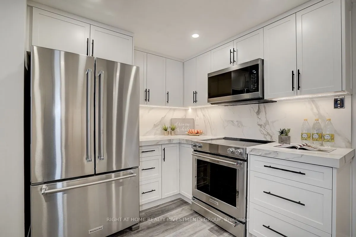 15 McMurrich Street, #1202