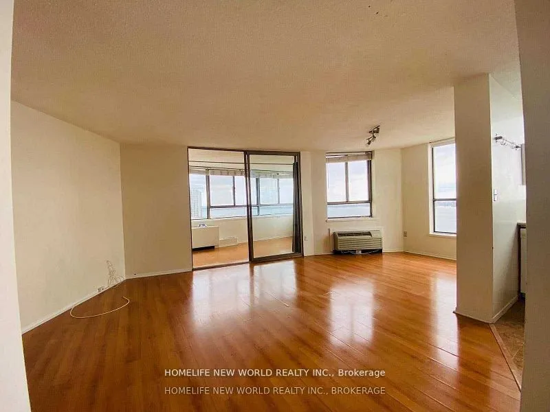 270 Queens Quay W, #2501