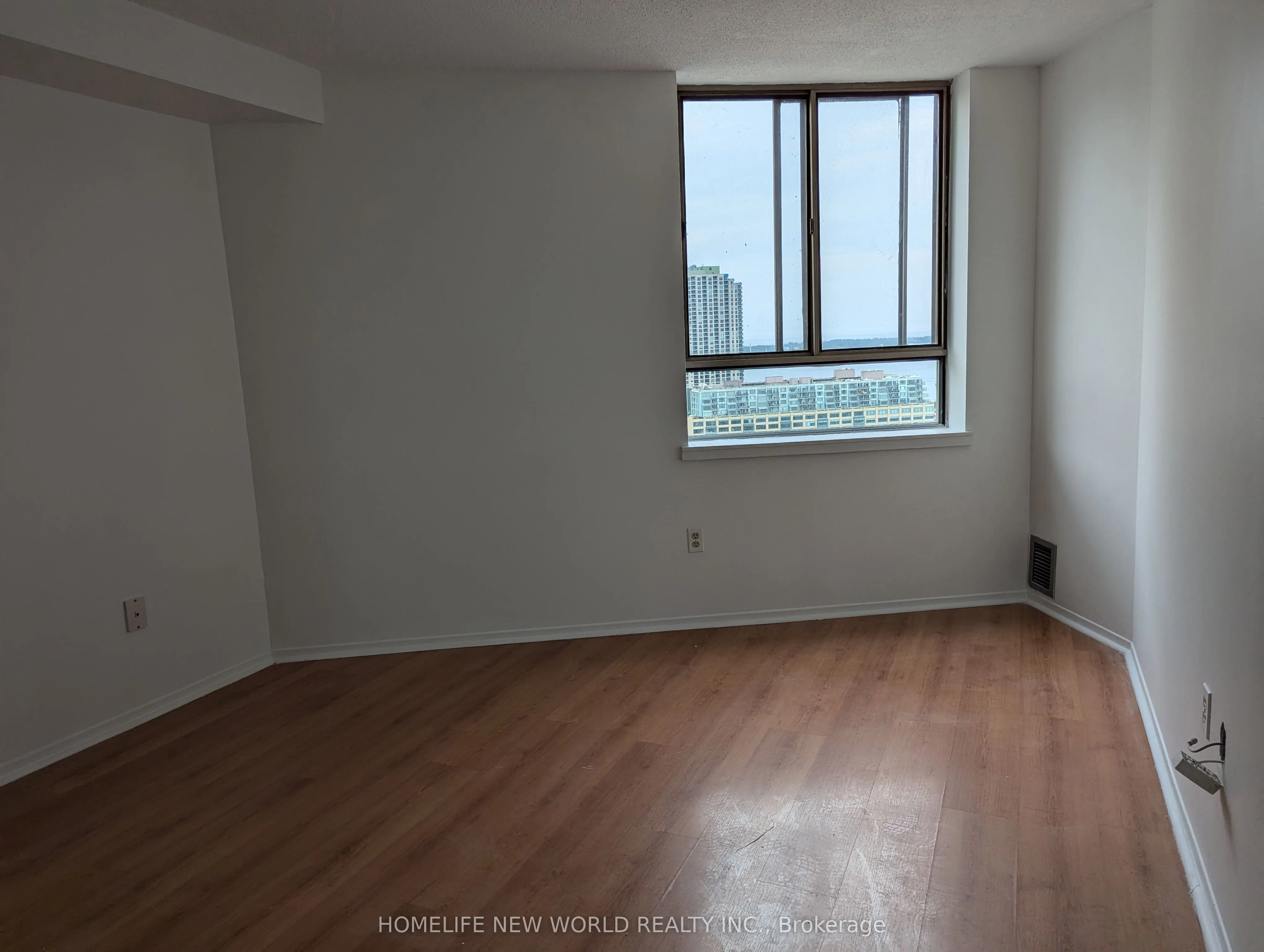 270 Queens Quay W, #2501