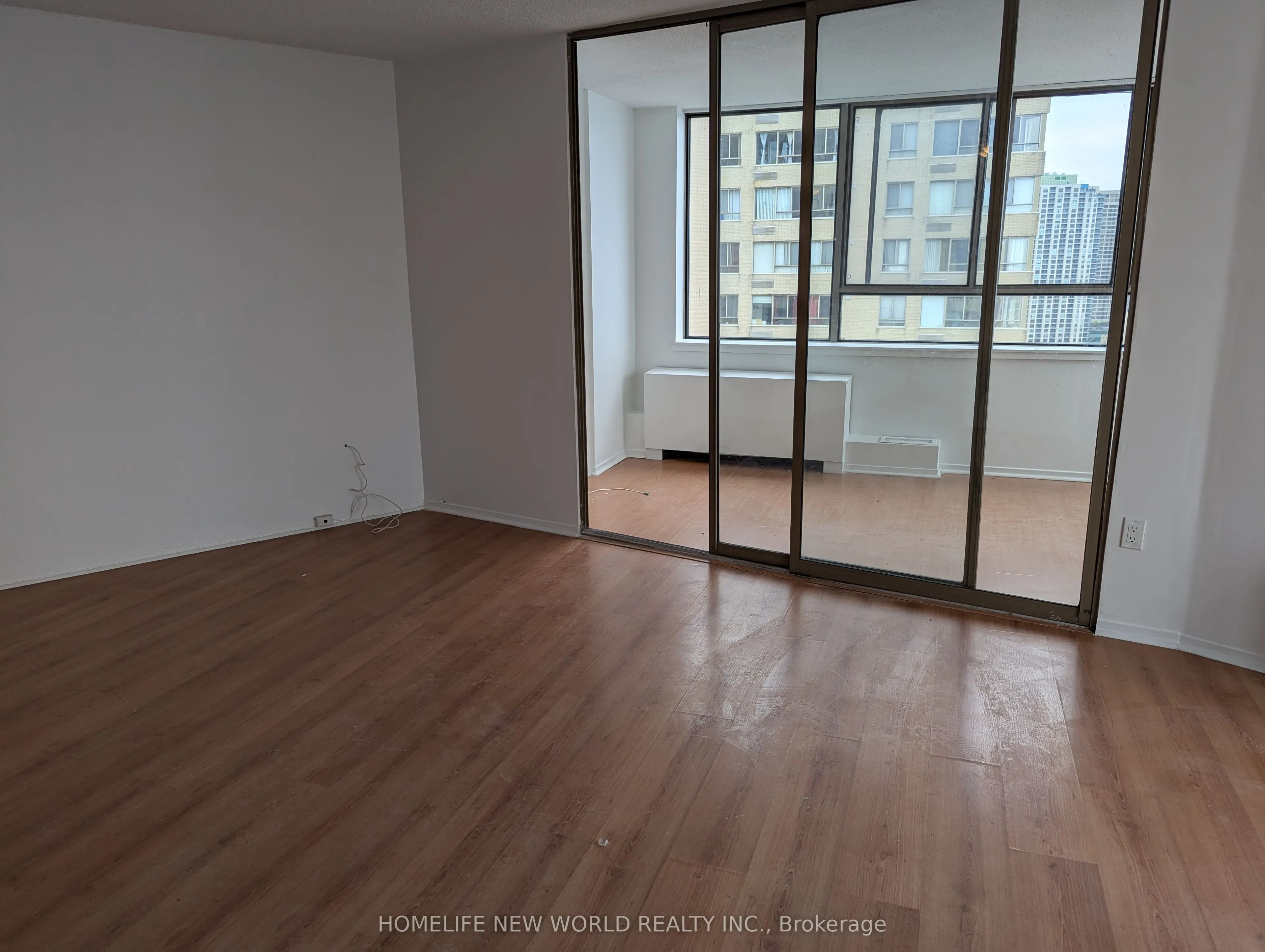 270 Queens Quay W, #2501
