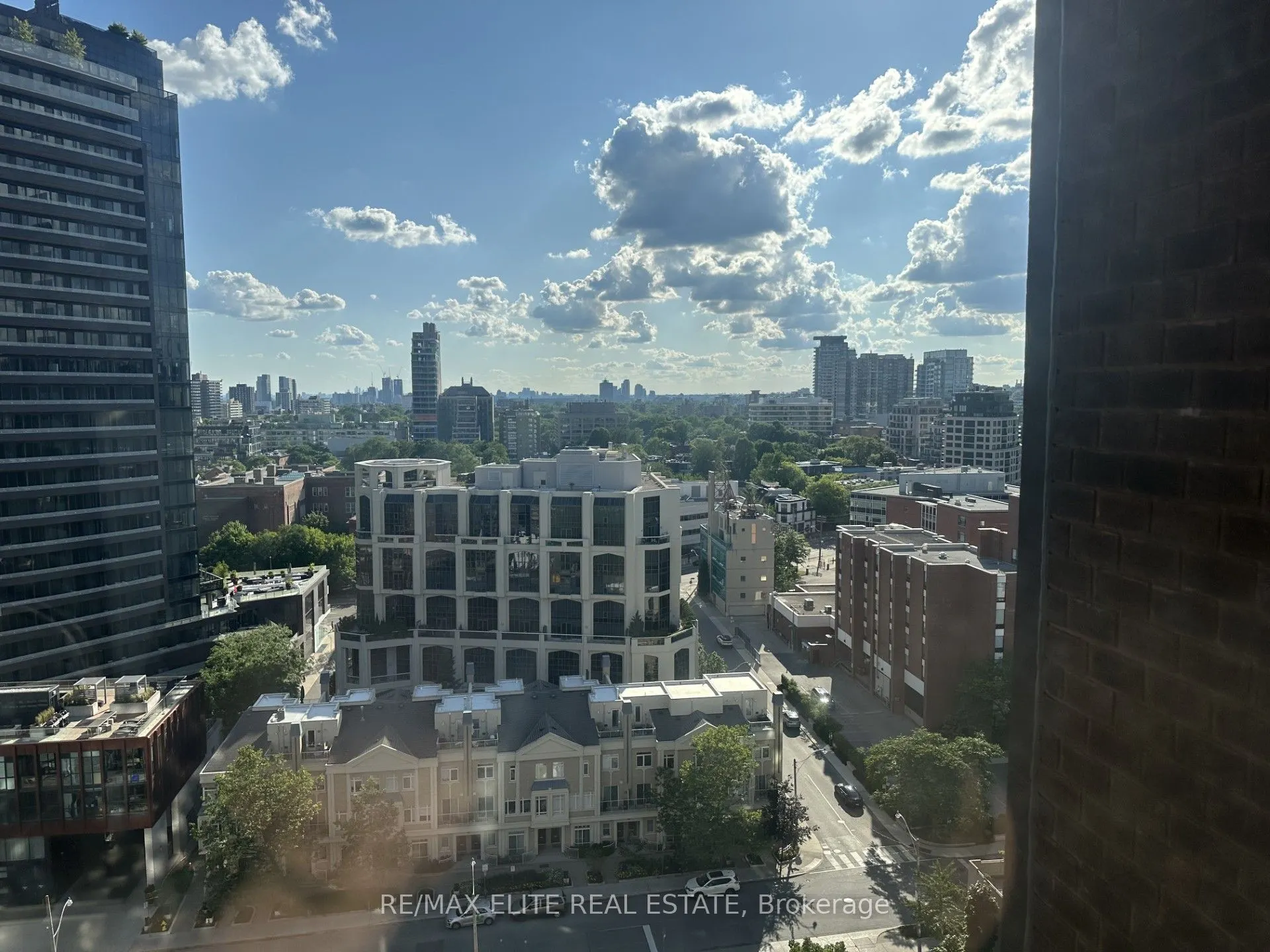 914 Yonge Street, #1212