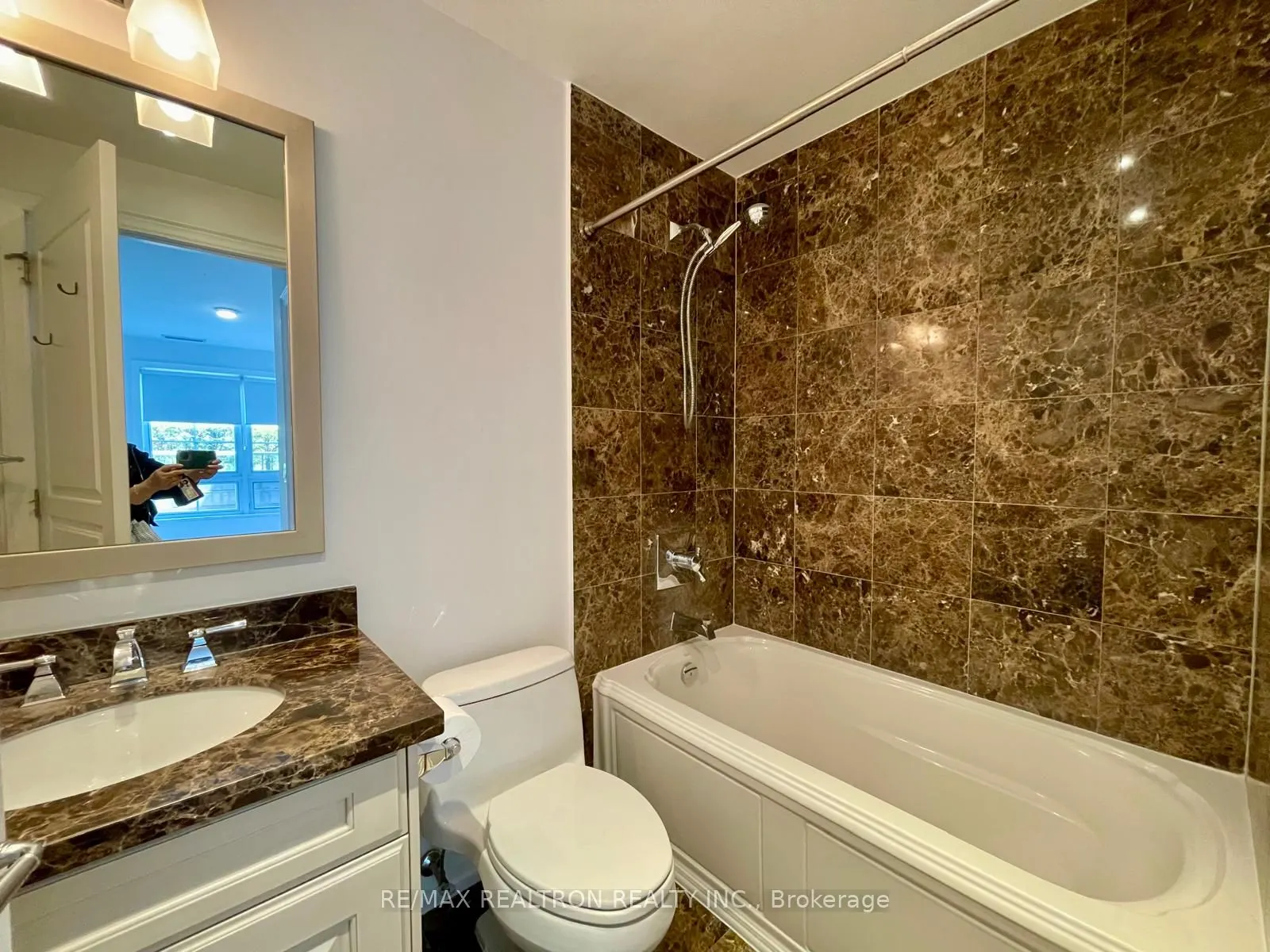 21 Burkebrook Place, #413