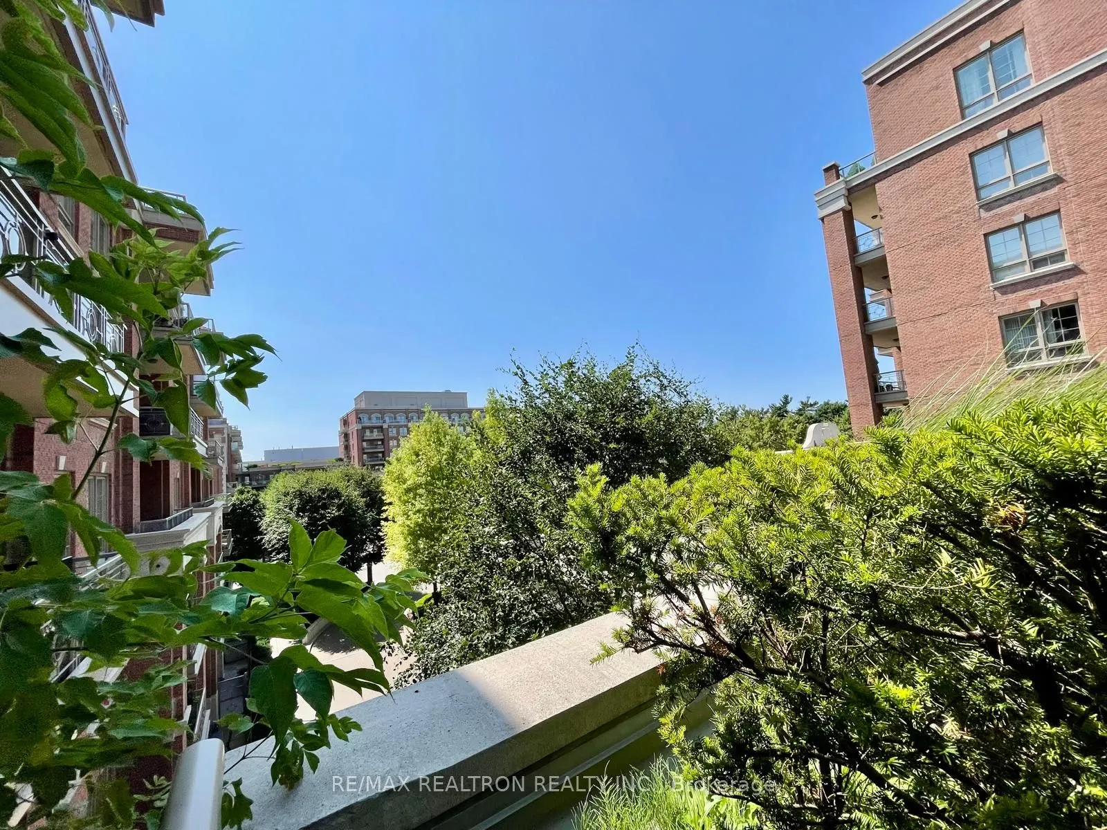 21 Burkebrook Place, #413