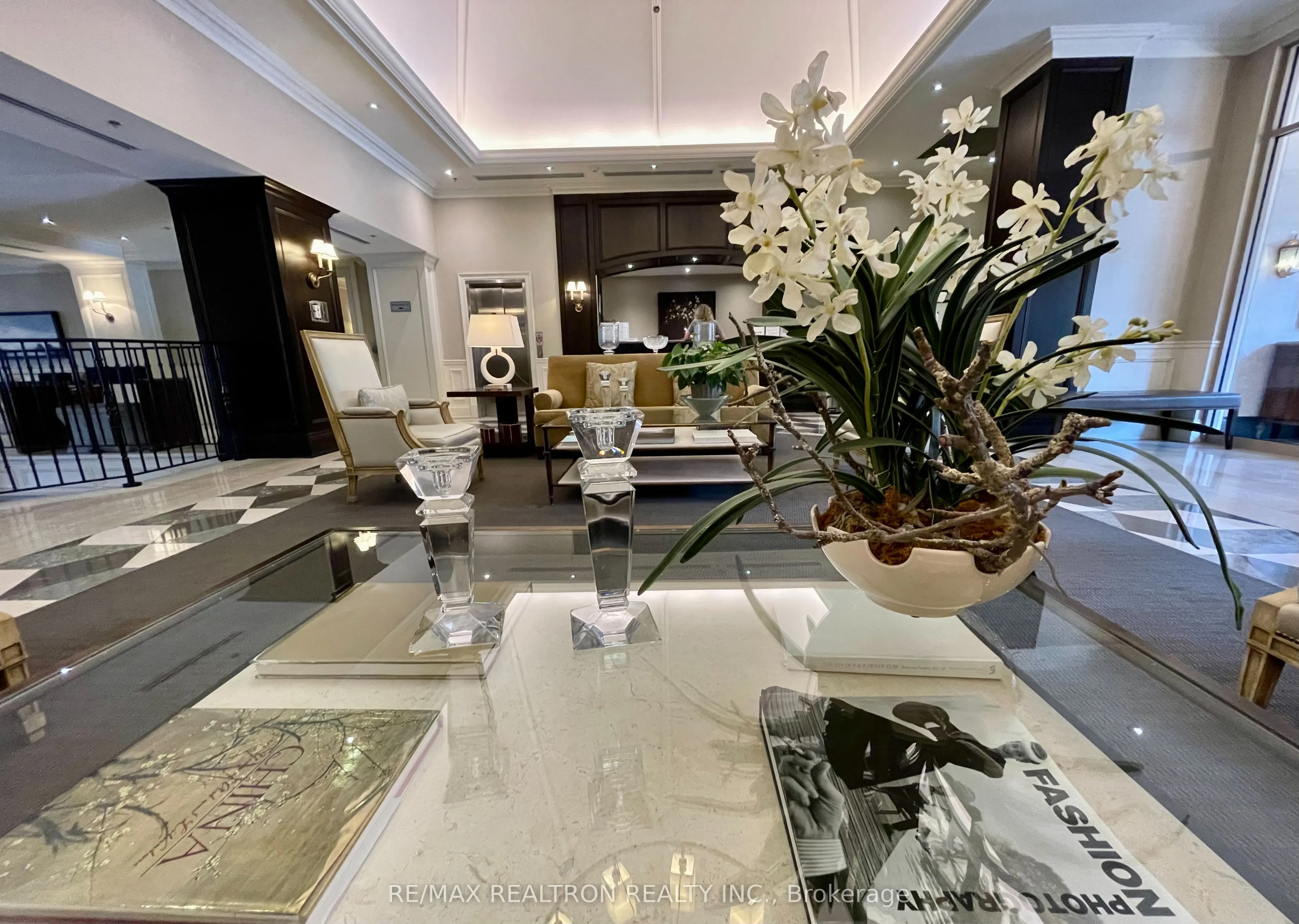 21 Burkebrook Place, #413