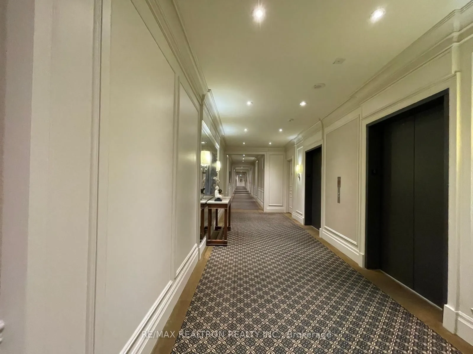 21 Burkebrook Place, #413