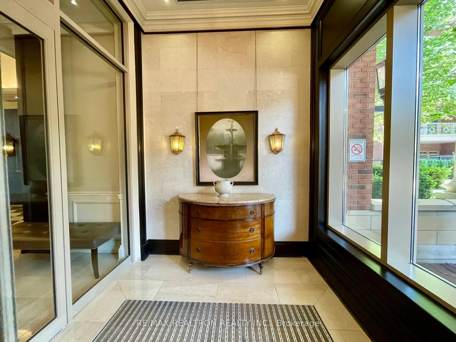 21 Burkebrook Place, #413
