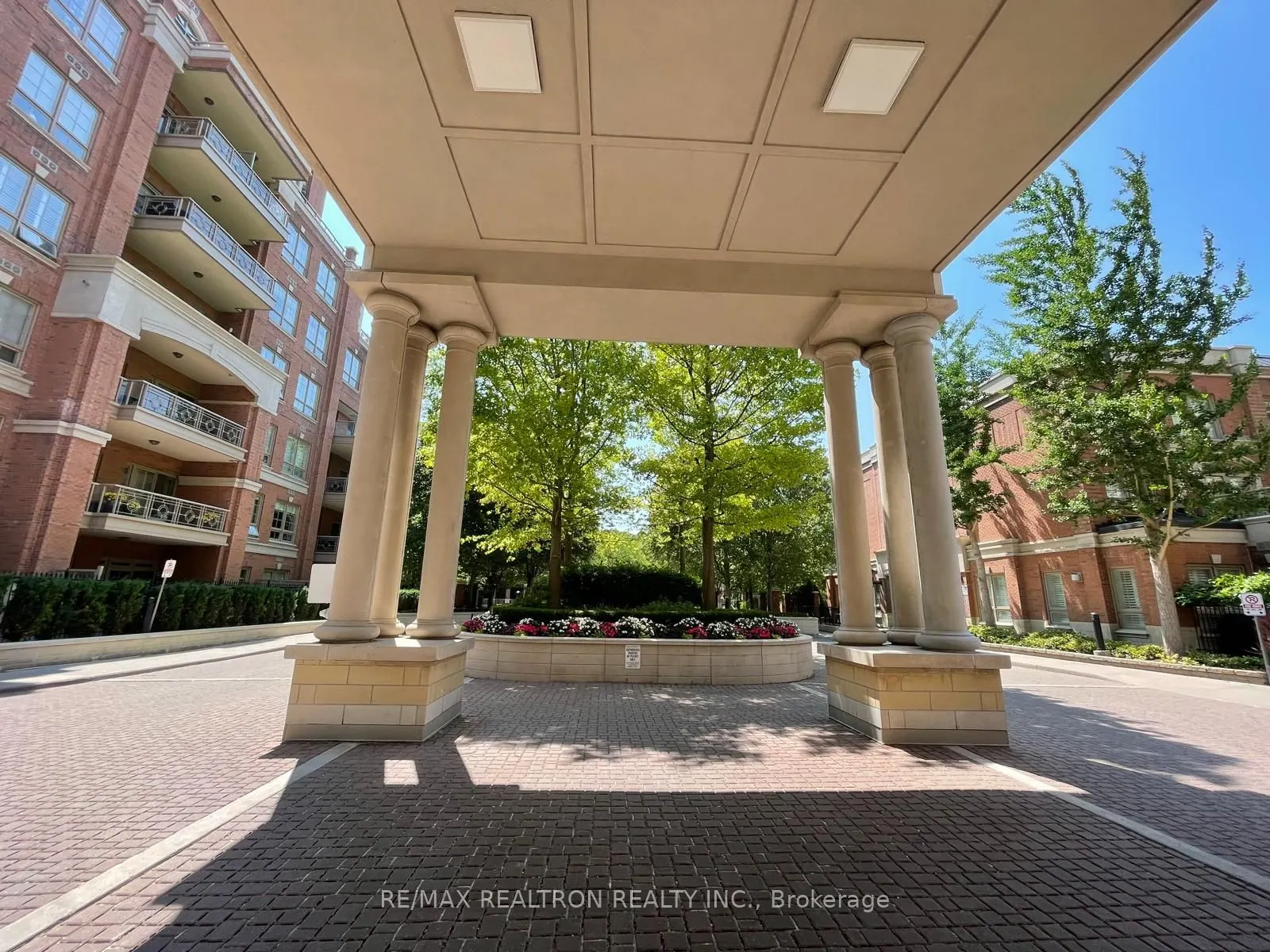 21 Burkebrook Place, #413