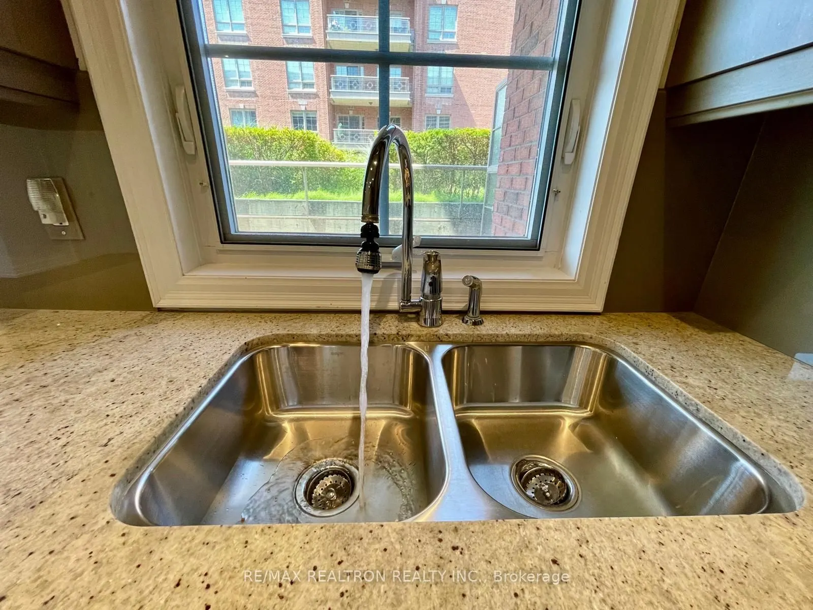21 Burkebrook Place, #413