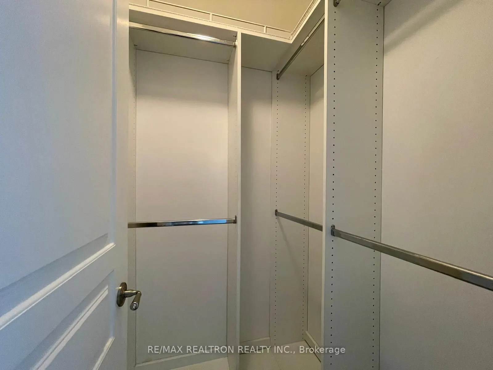 21 Burkebrook Place, #413