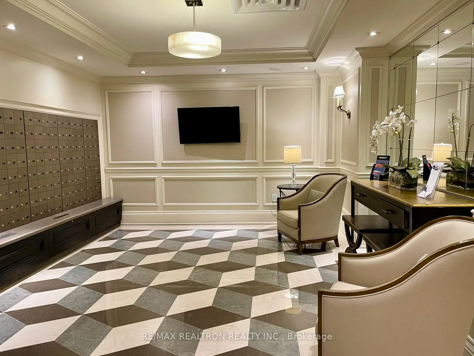 21 Burkebrook Place, #413