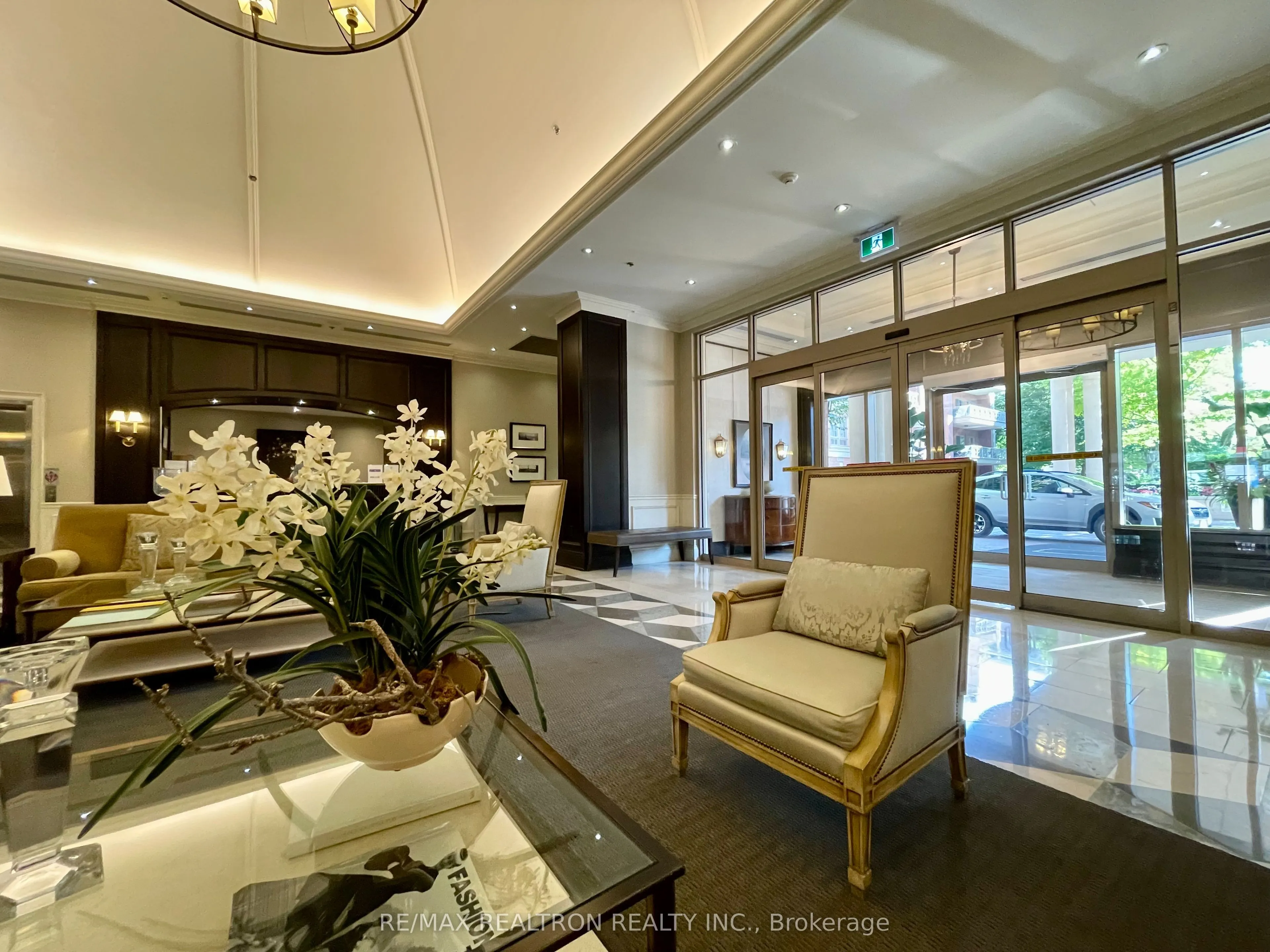 21 Burkebrook Place, #413