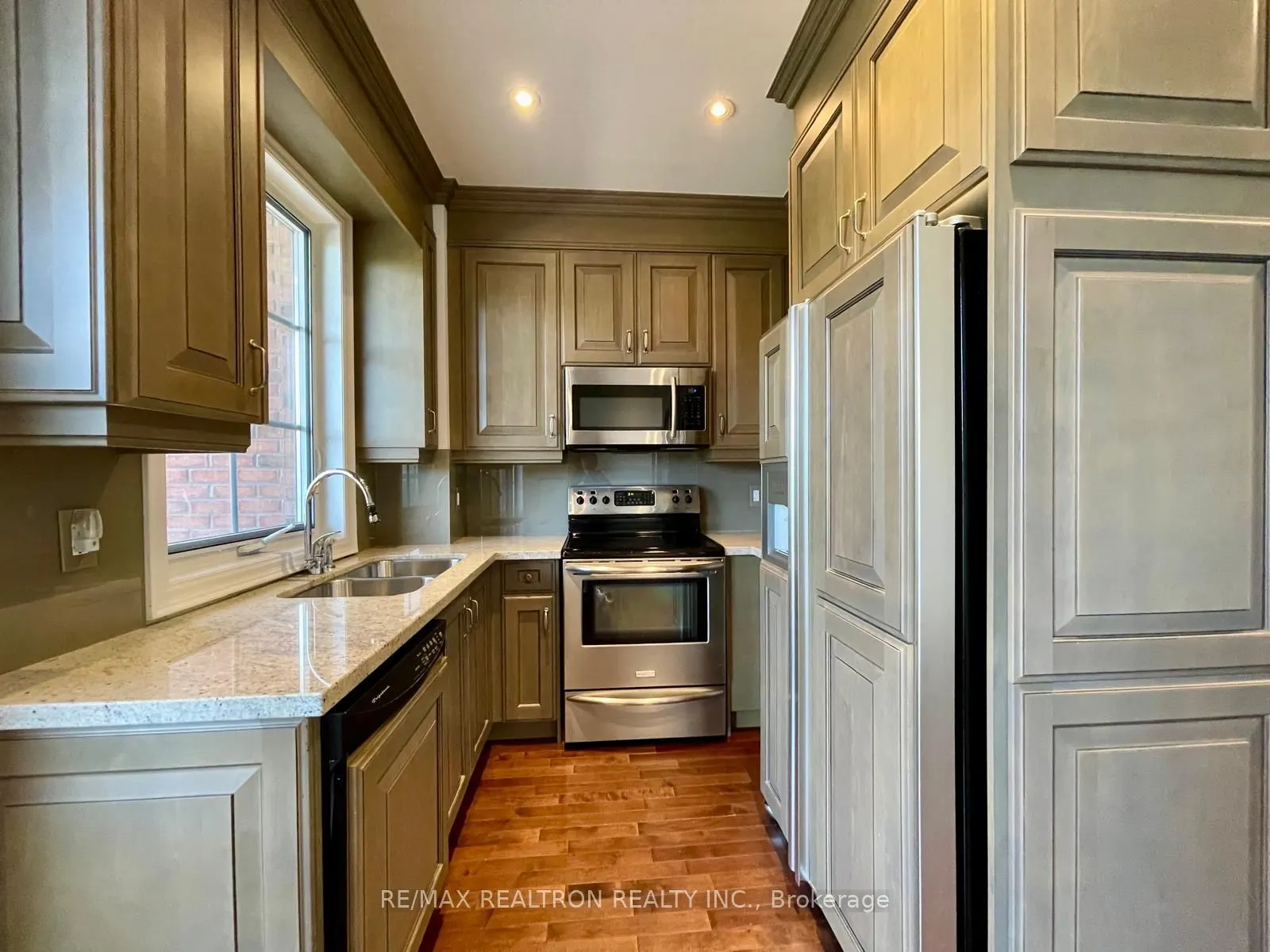 21 Burkebrook Place, #413