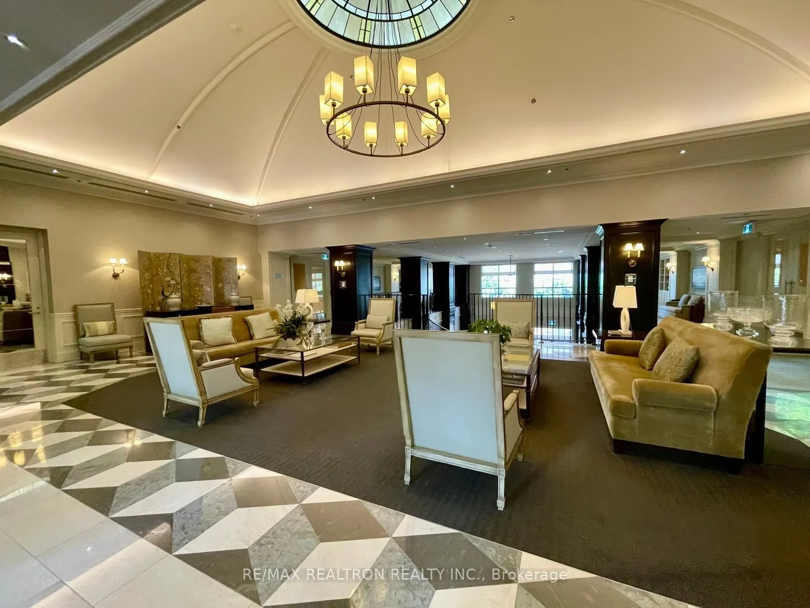 21 Burkebrook Place, #413