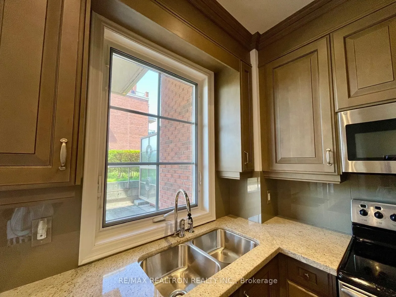 21 Burkebrook Place, #413
