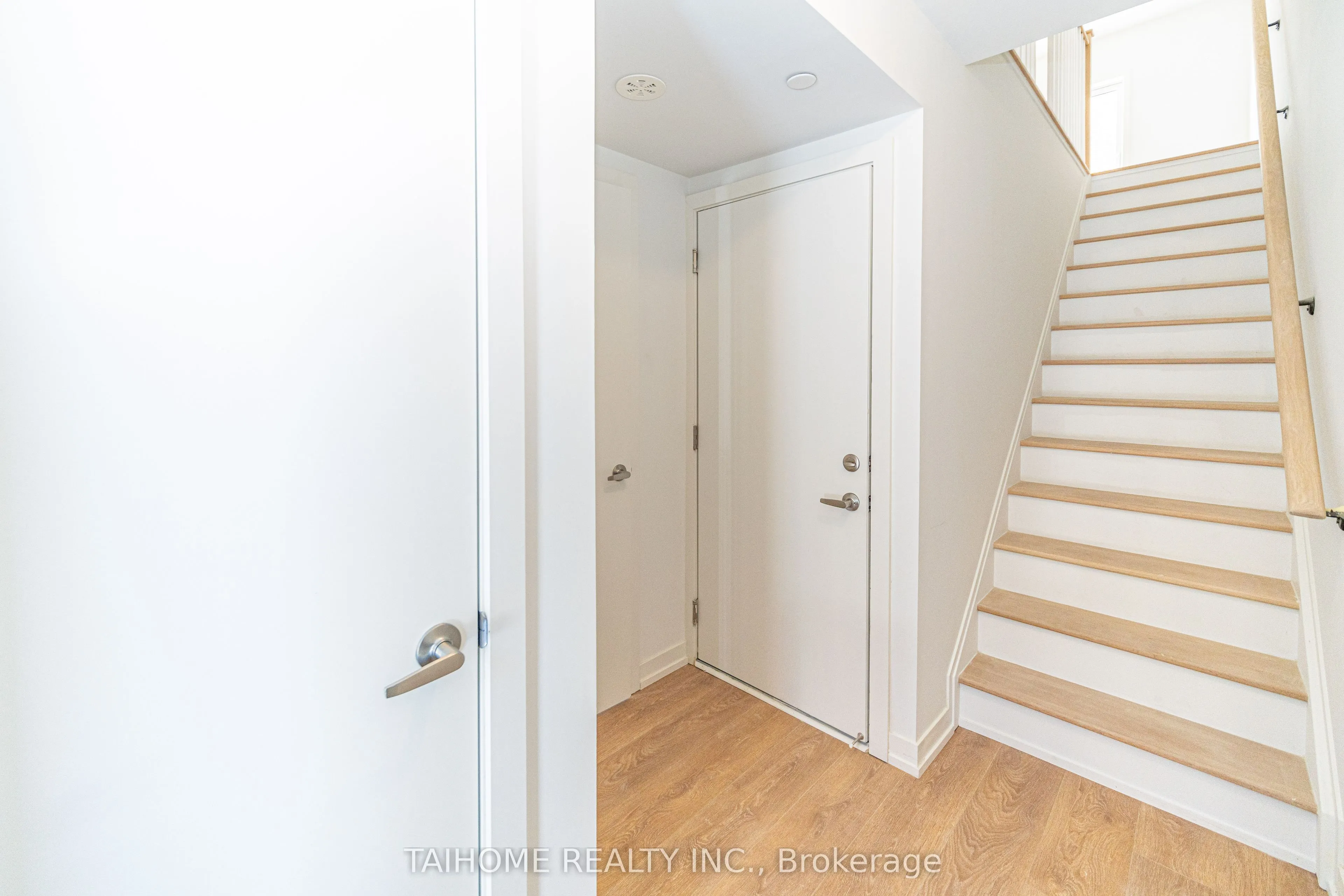 35 CASE OOTES Drive