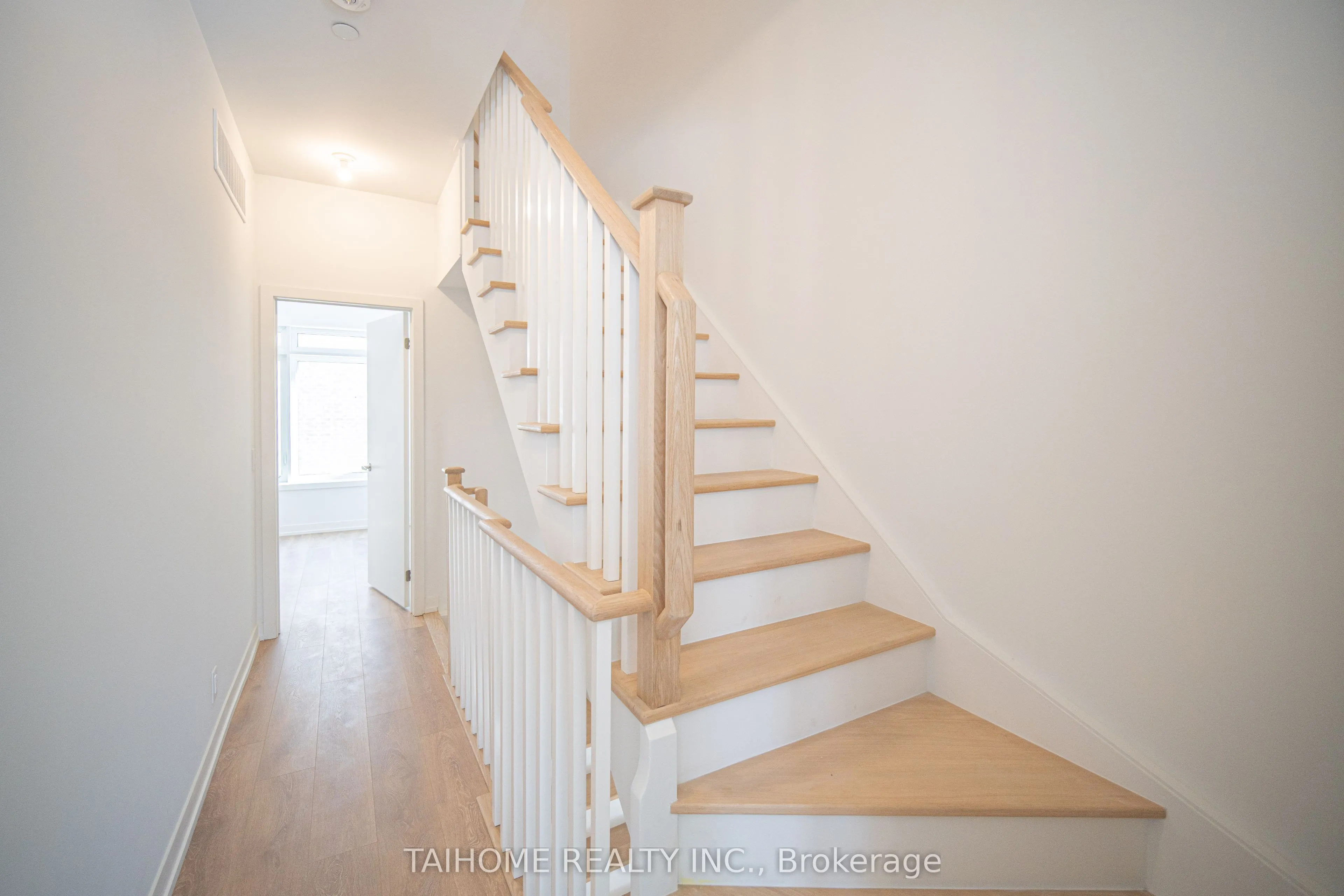 35 CASE OOTES Drive