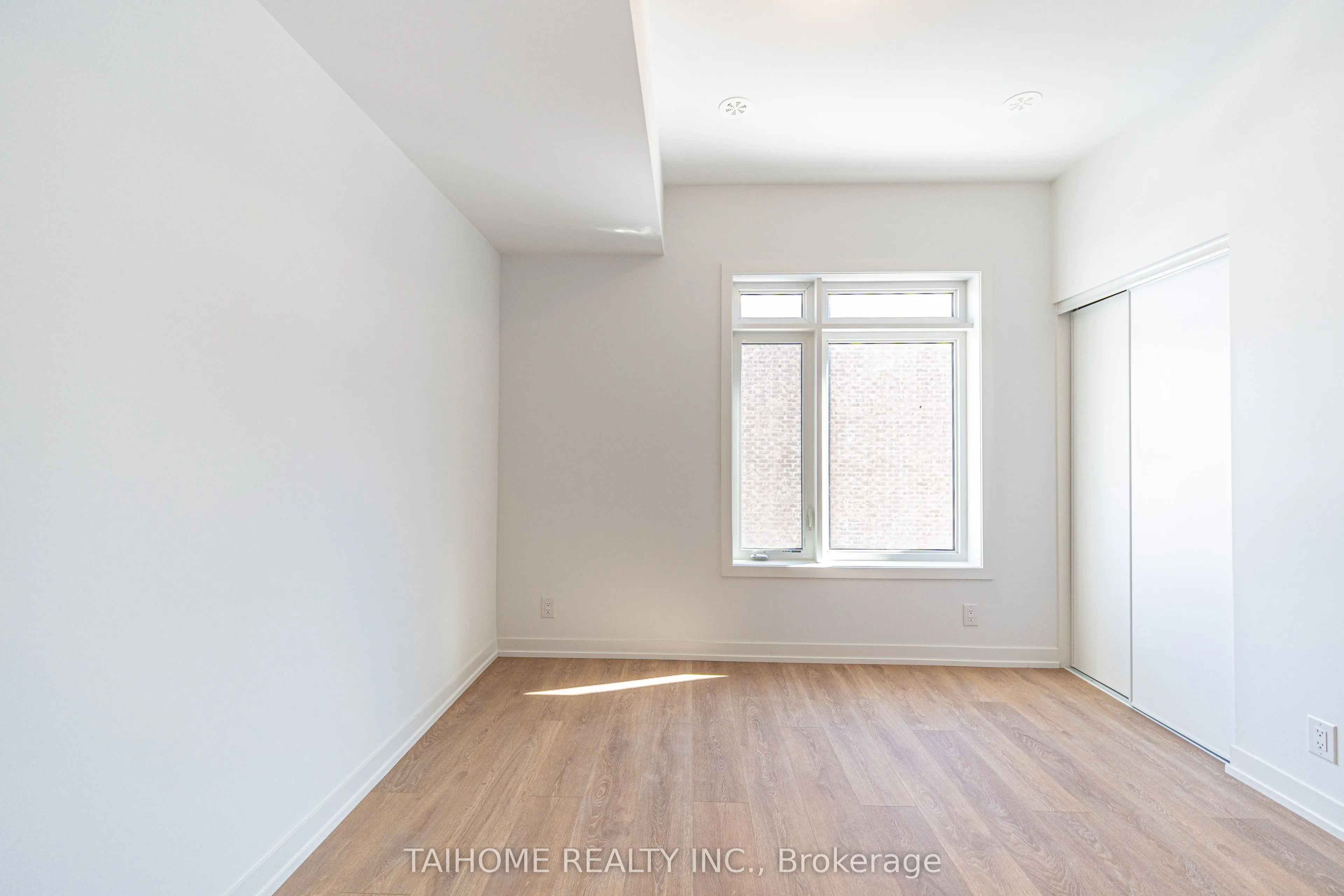 35 CASE OOTES Drive