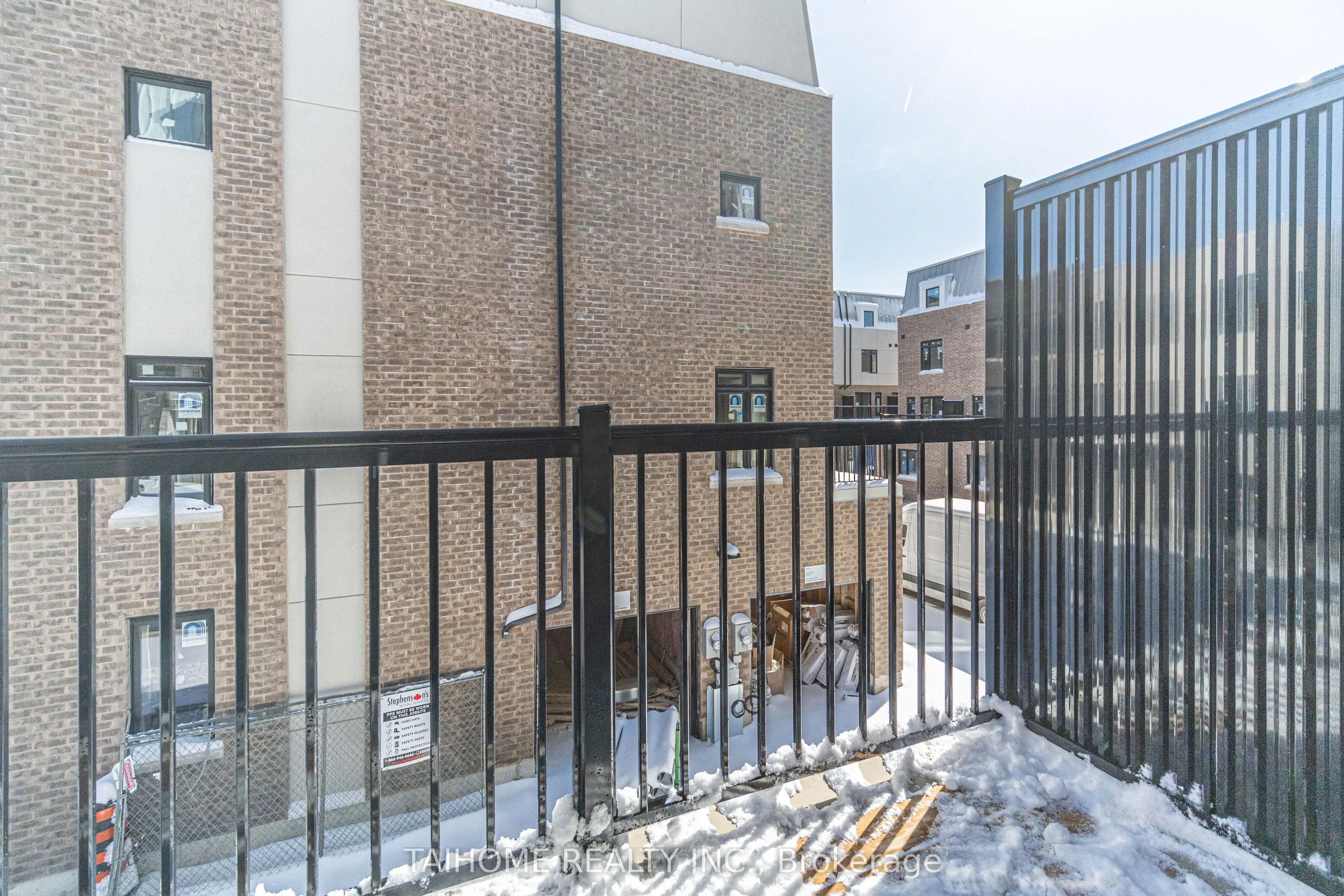 35 CASE OOTES Drive