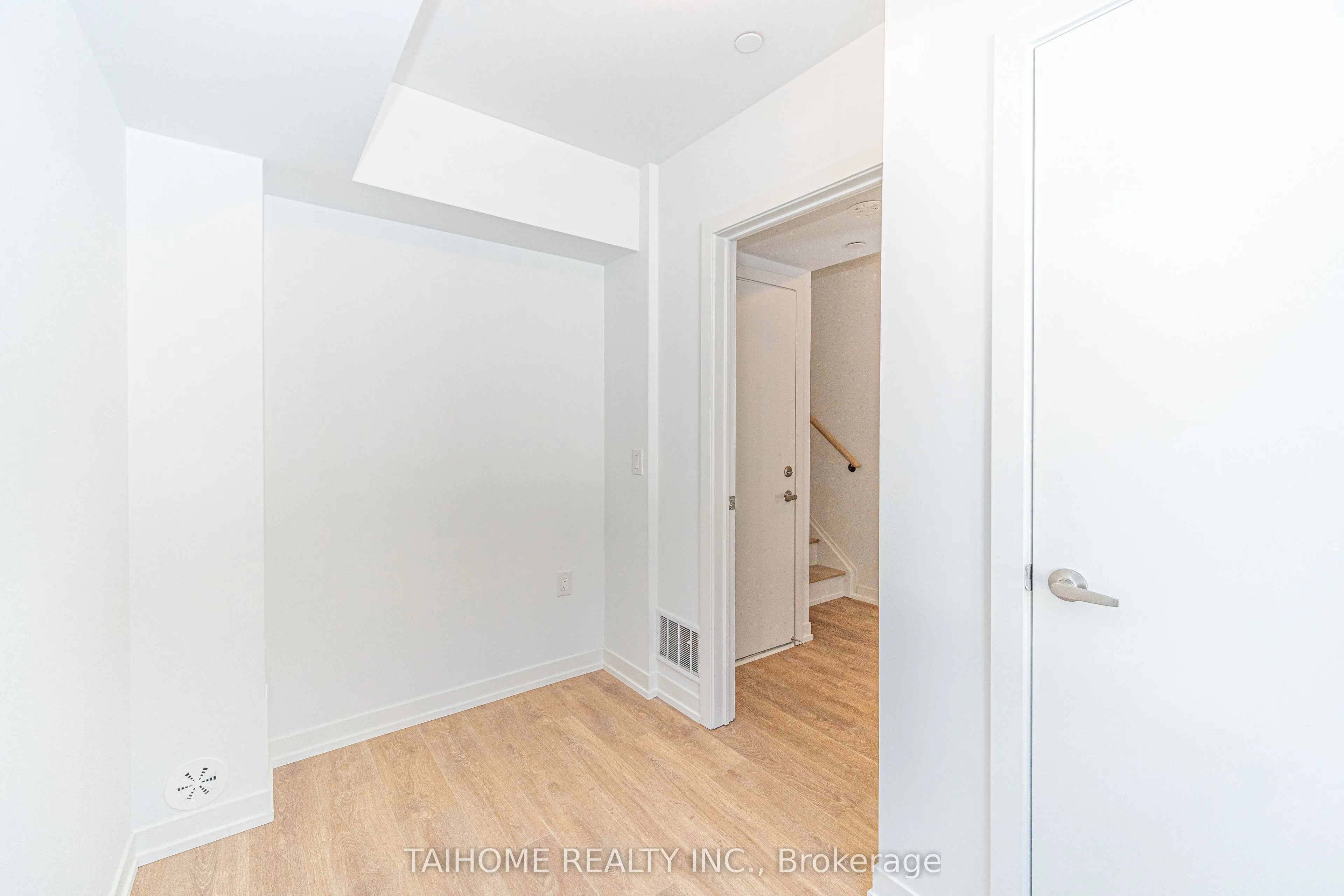 35 CASE OOTES Drive
