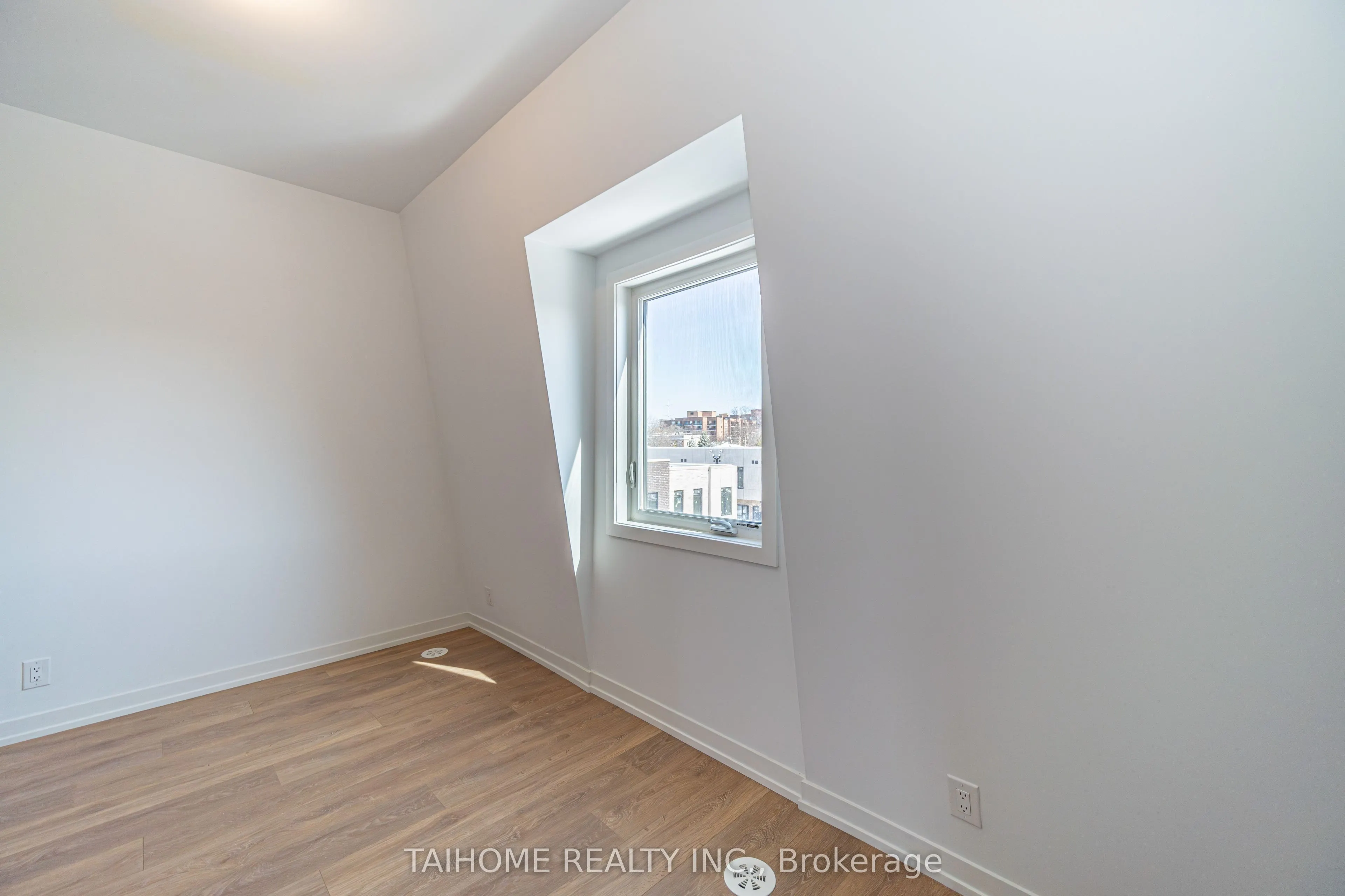 35 CASE OOTES Drive
