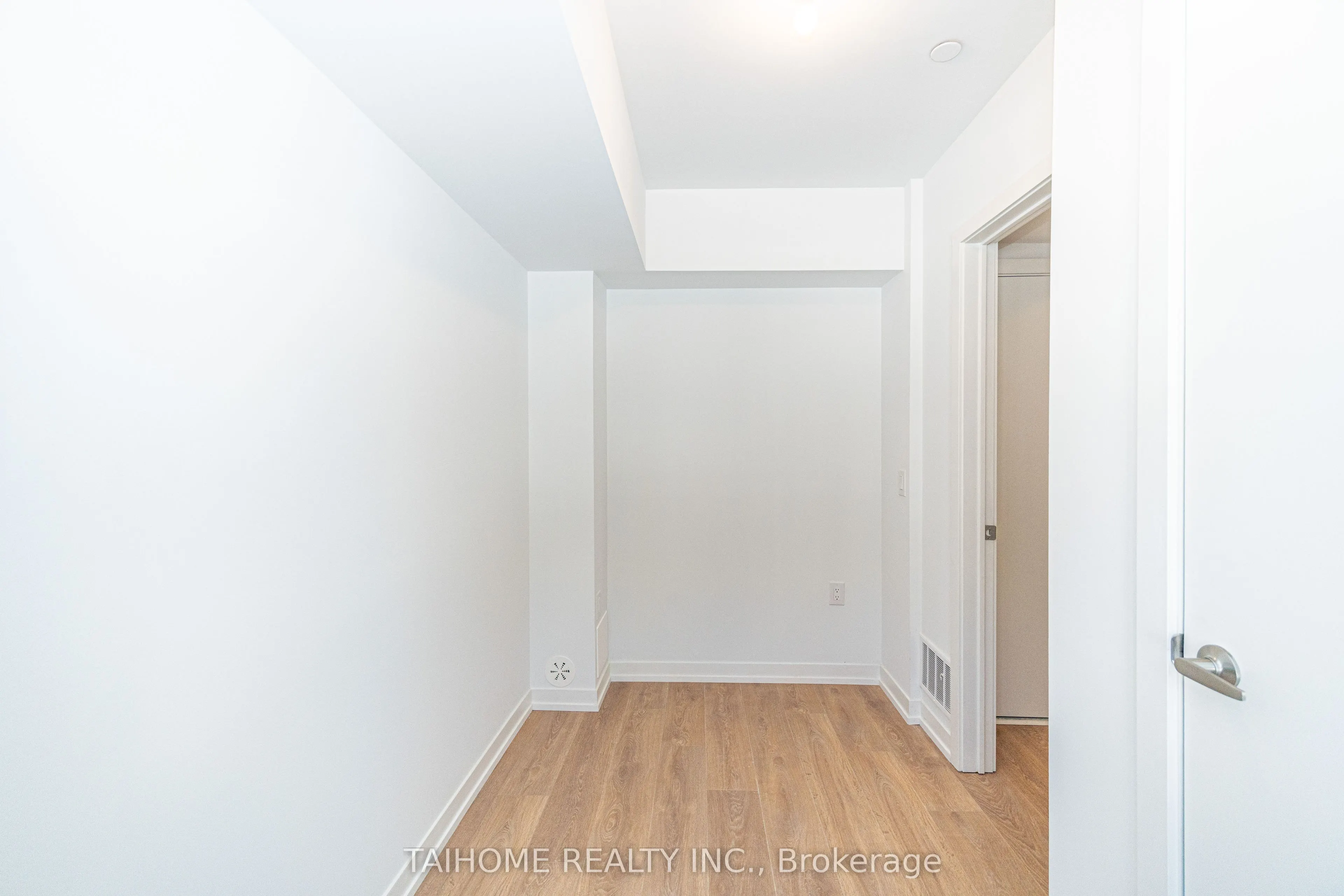 35 CASE OOTES Drive