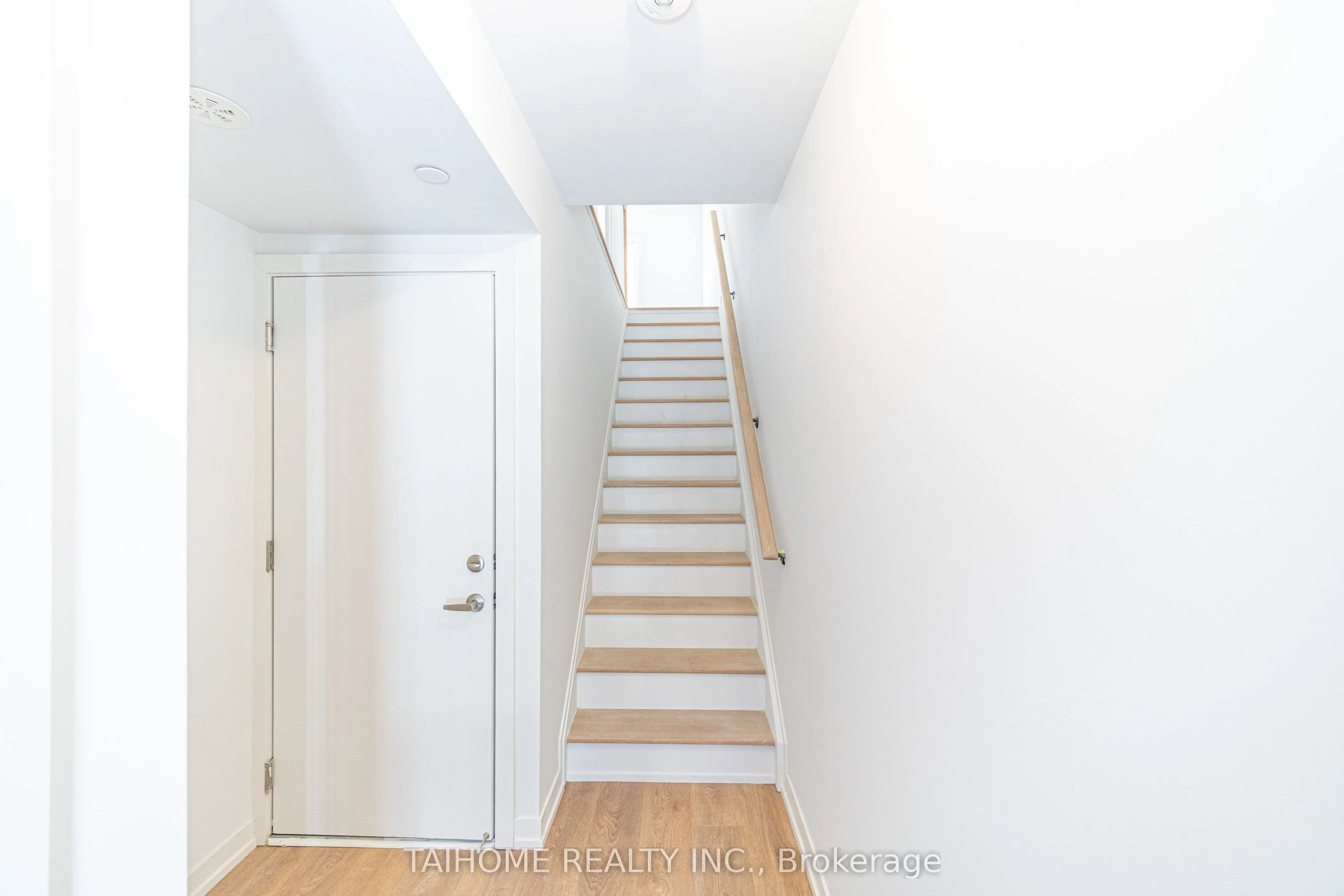 35 CASE OOTES Drive