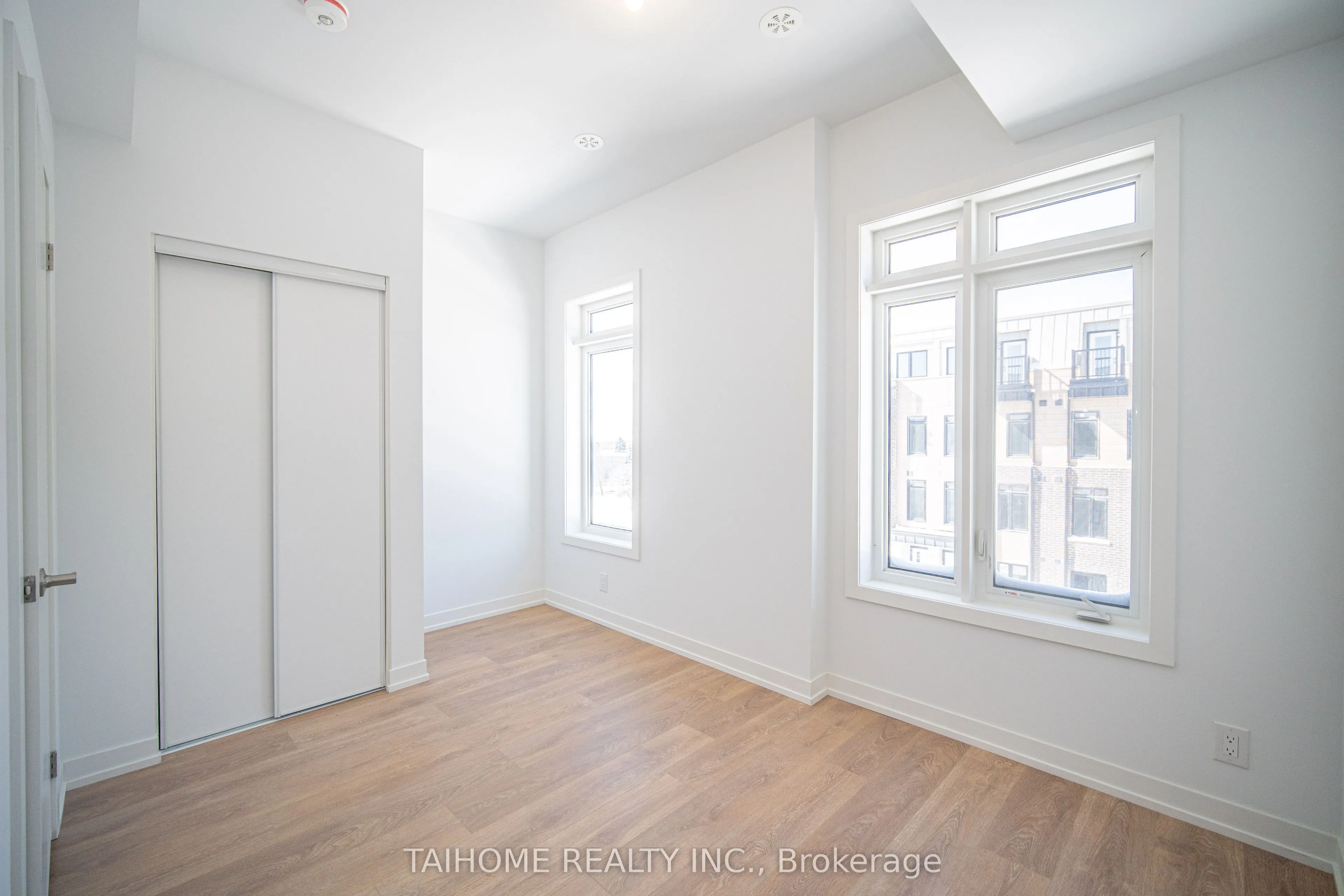 35 CASE OOTES Drive