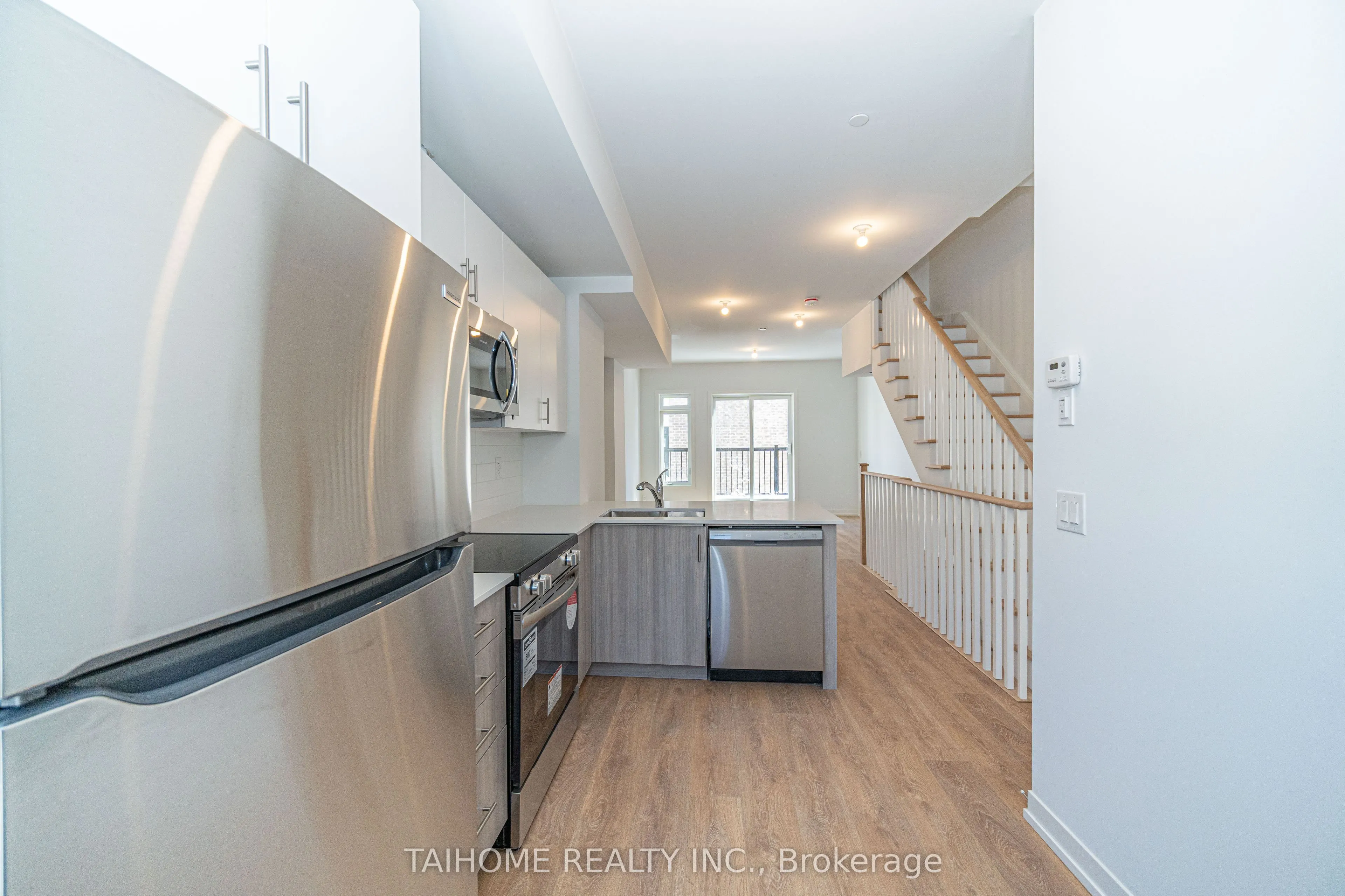 35 CASE OOTES Drive