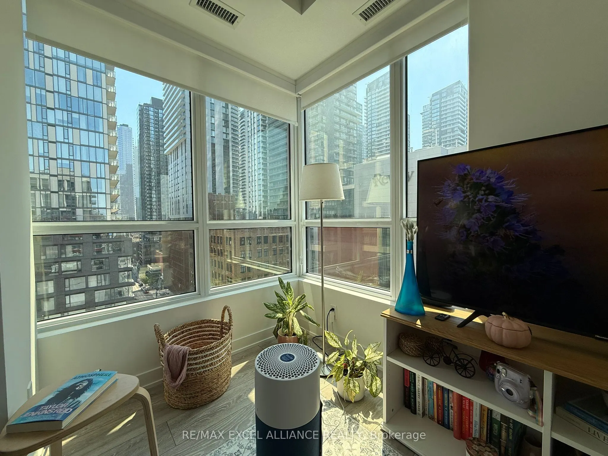 108 Peter Street, #1316