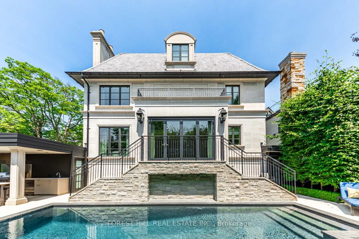9 Dewbourne Avenue