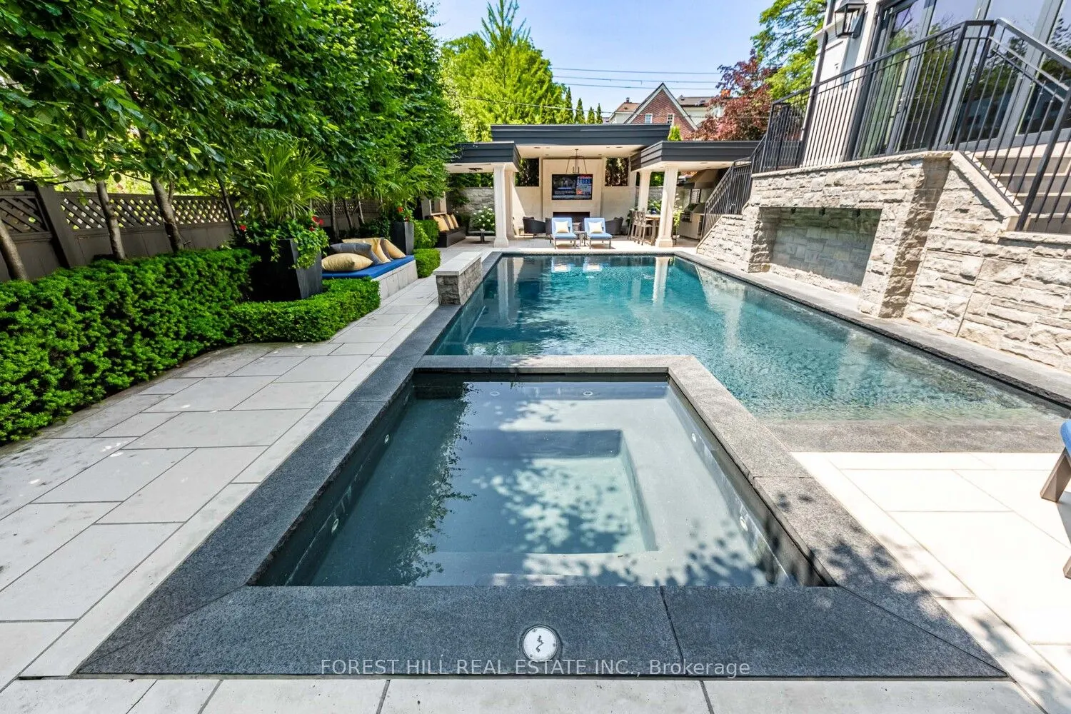9 Dewbourne Avenue