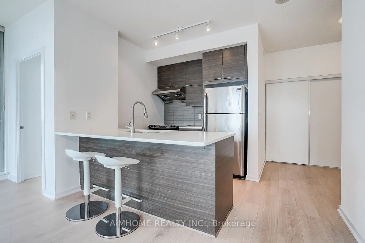 66 Forest Manor Road, #2706
