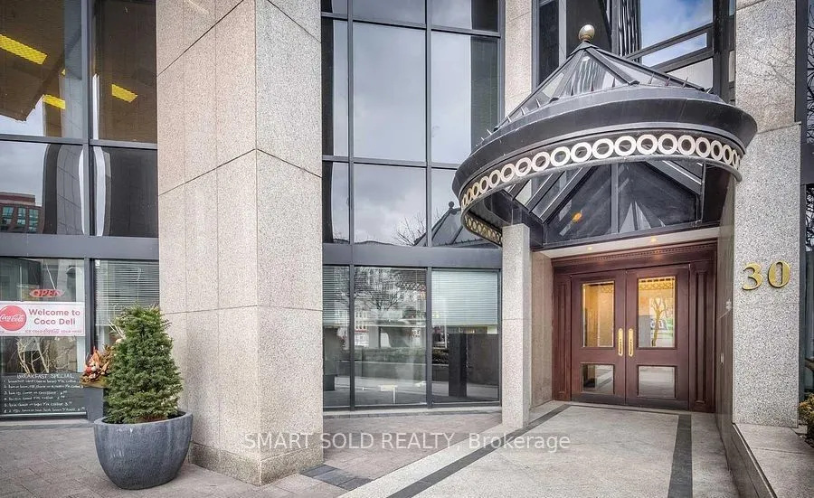 30 Wellington Street E, #2202