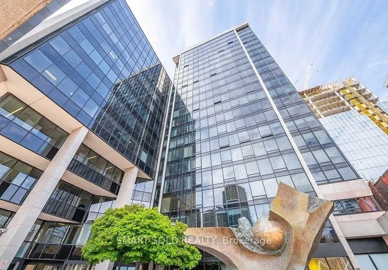 30 Wellington Street E, #2202