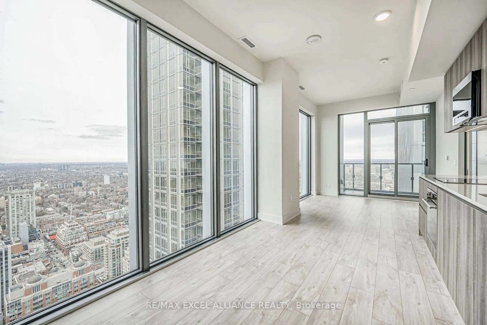 8 Cumberland Street, #4802