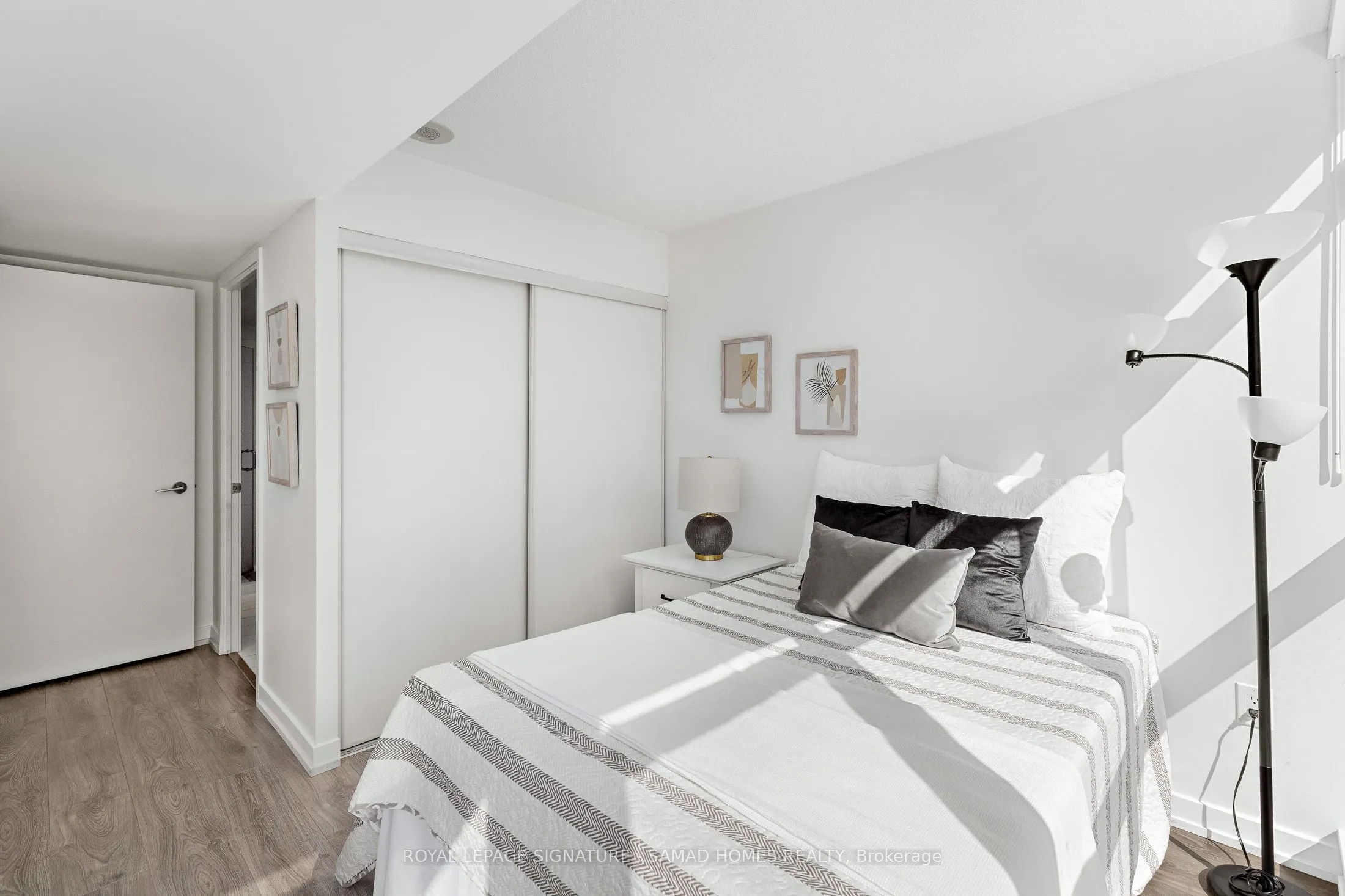 10 Capreol Court #952