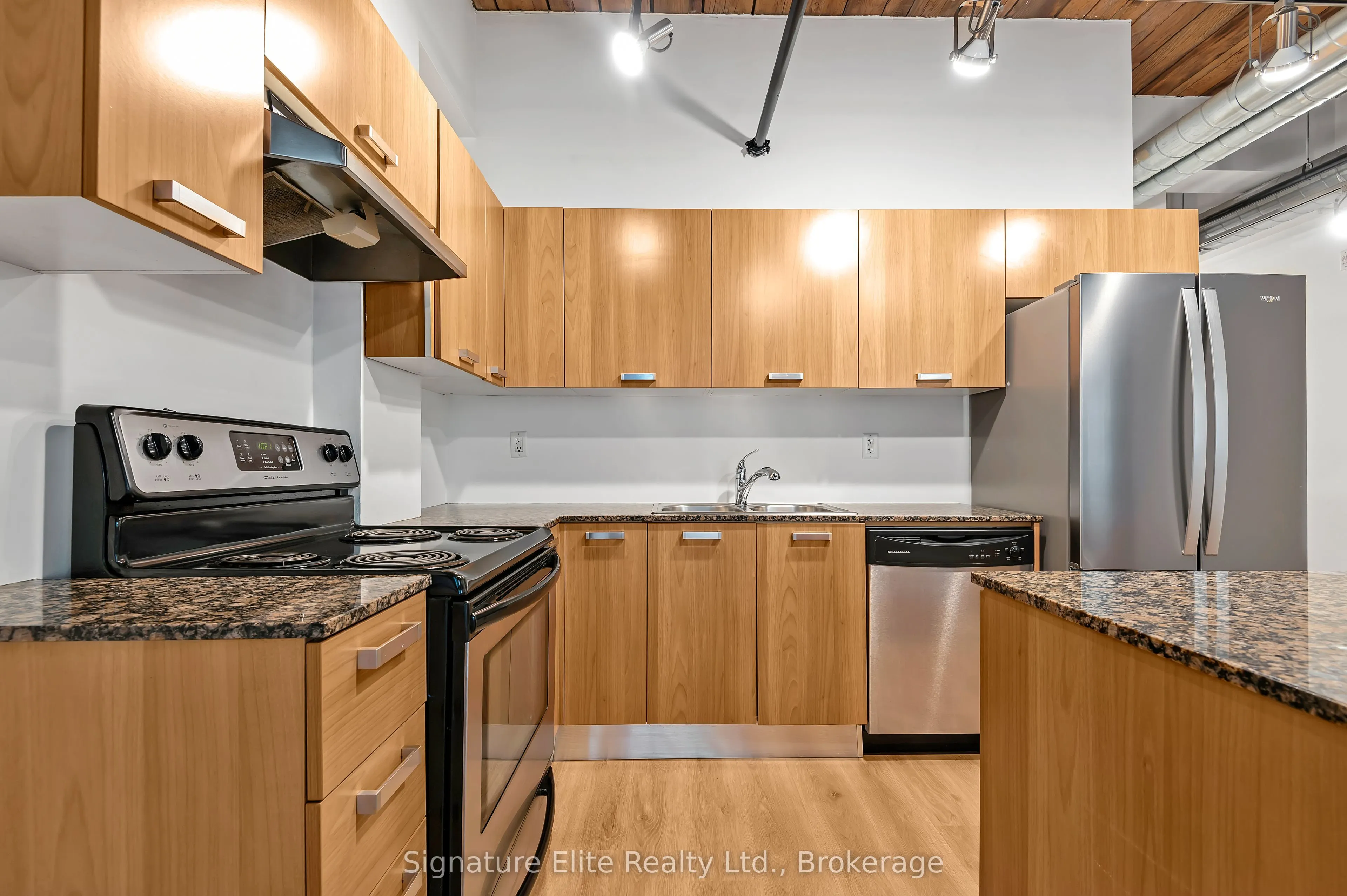 43 Hanna Avenue, #207