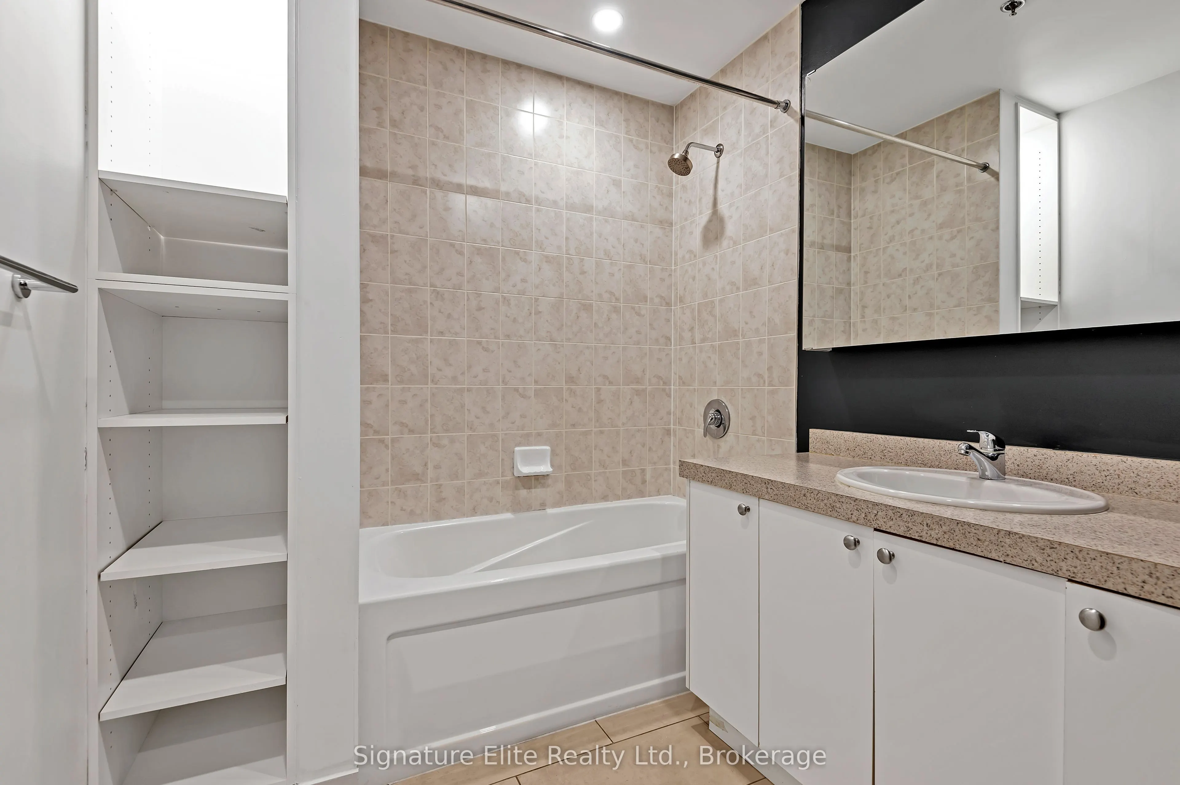 43 Hanna Avenue, #207