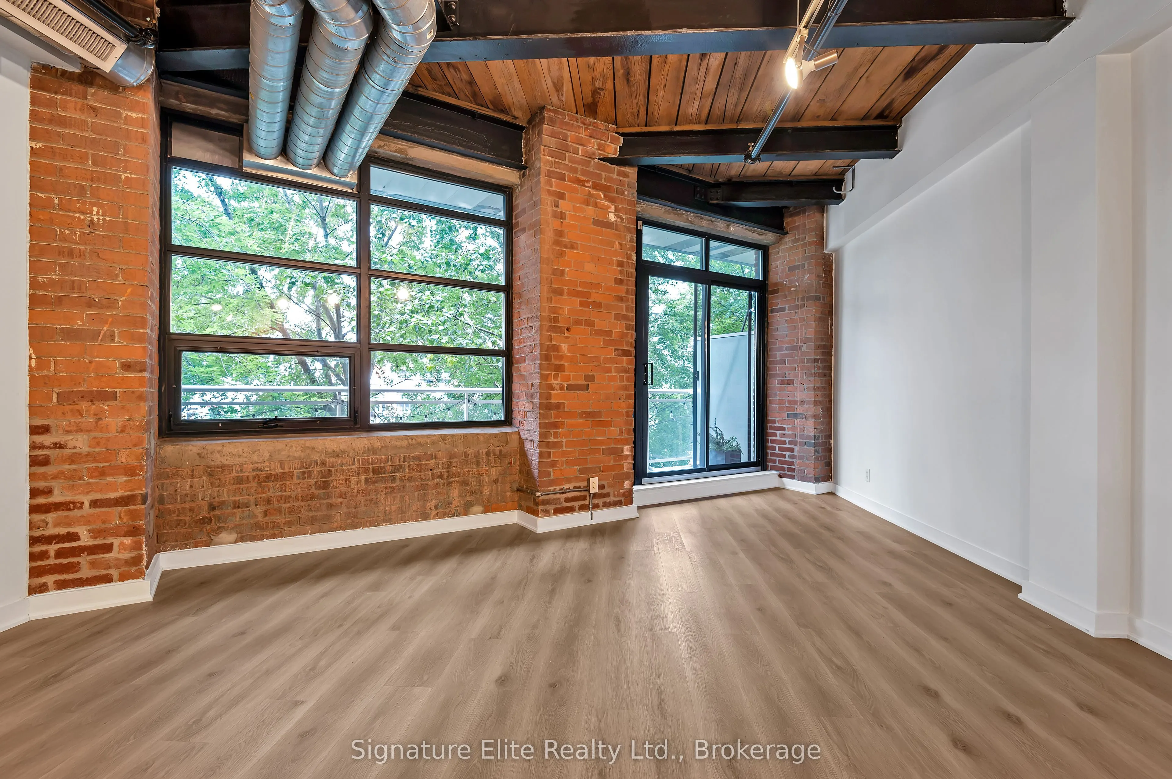43 Hanna Avenue, #207