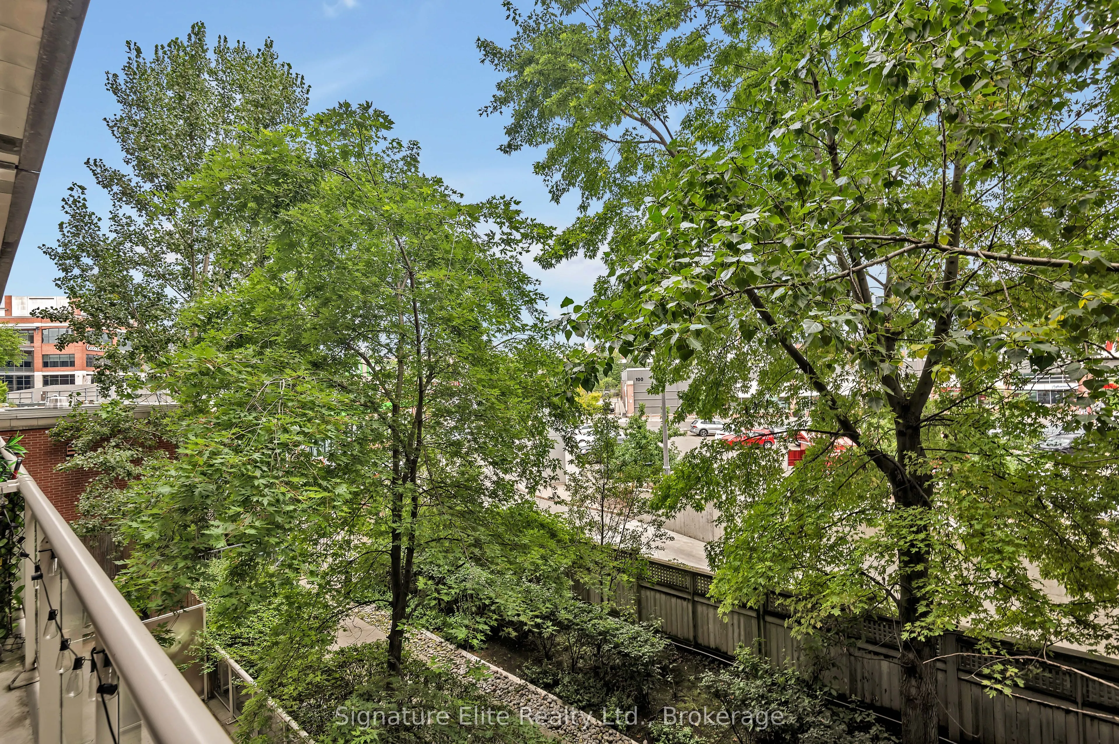 43 Hanna Avenue, #207