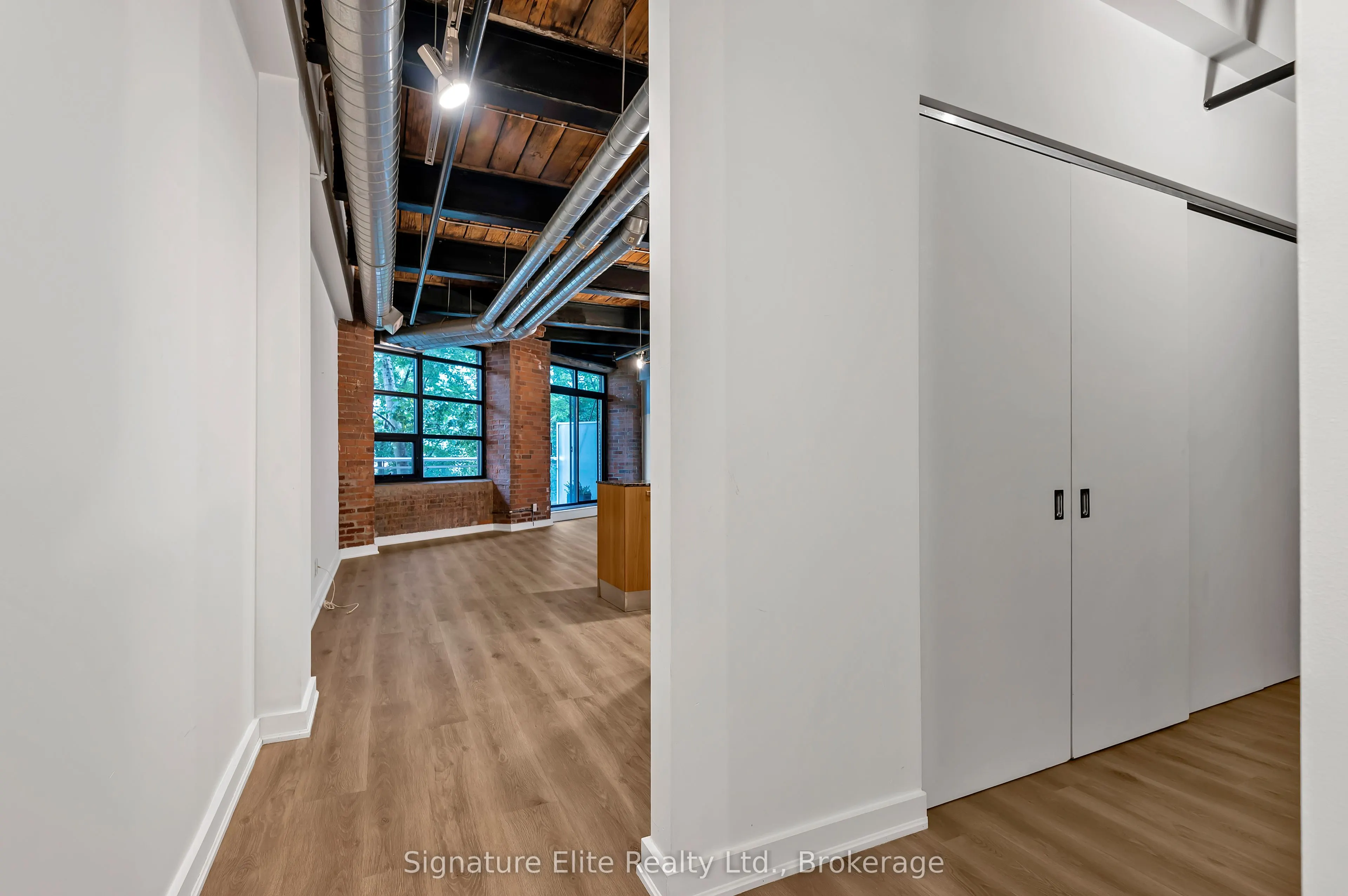 43 Hanna Avenue, #207