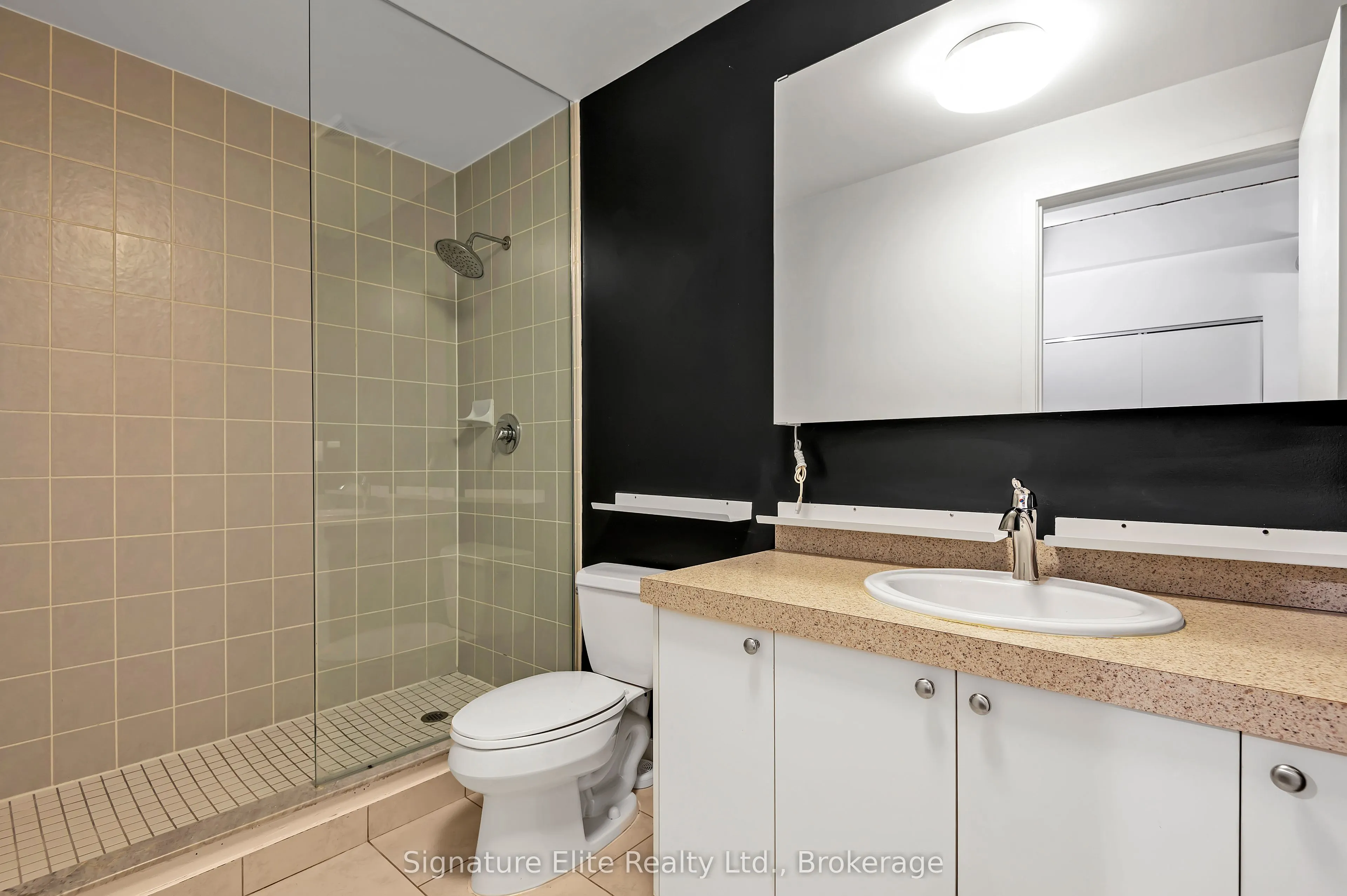 43 Hanna Avenue, #207